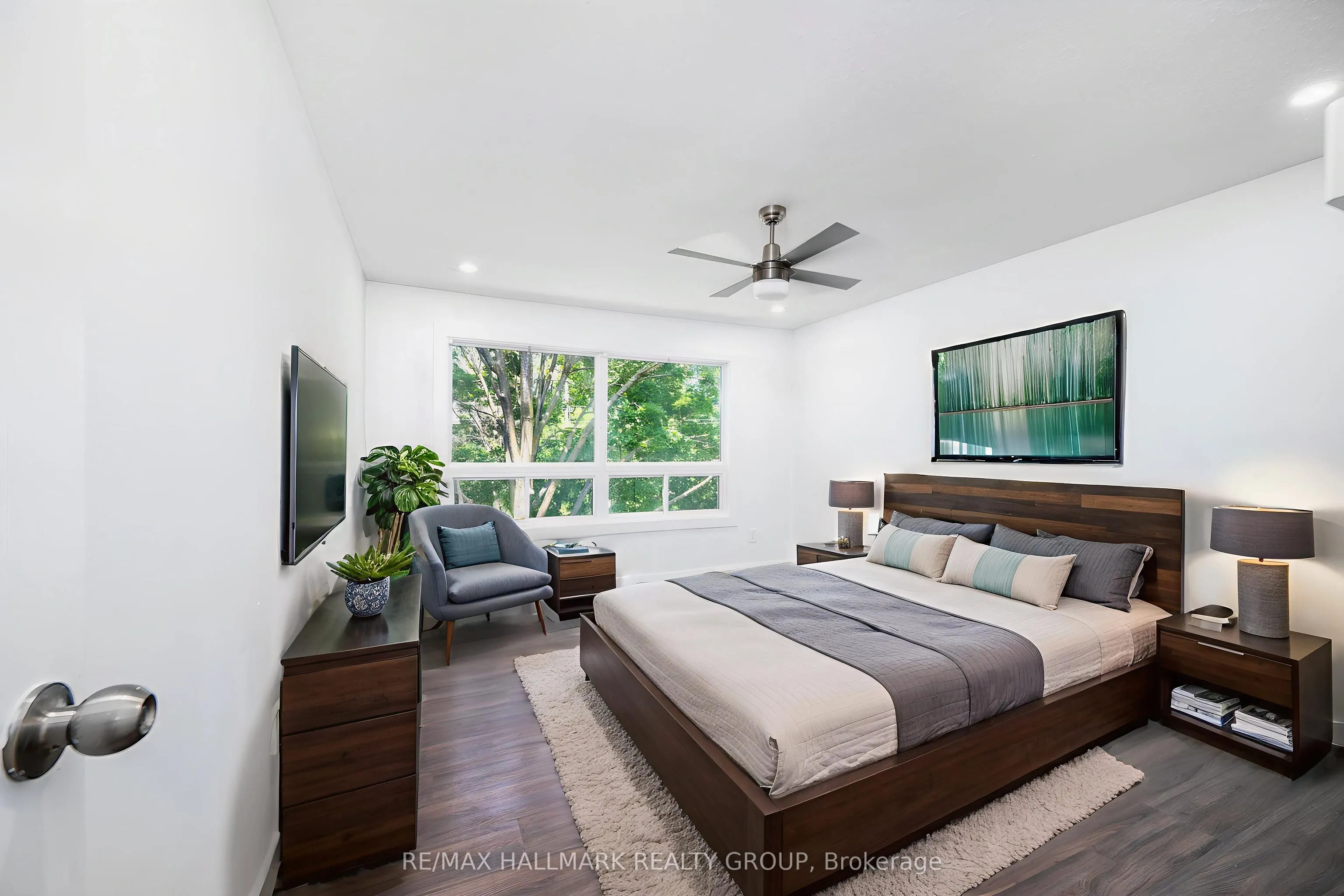 15 Banner Road, #M