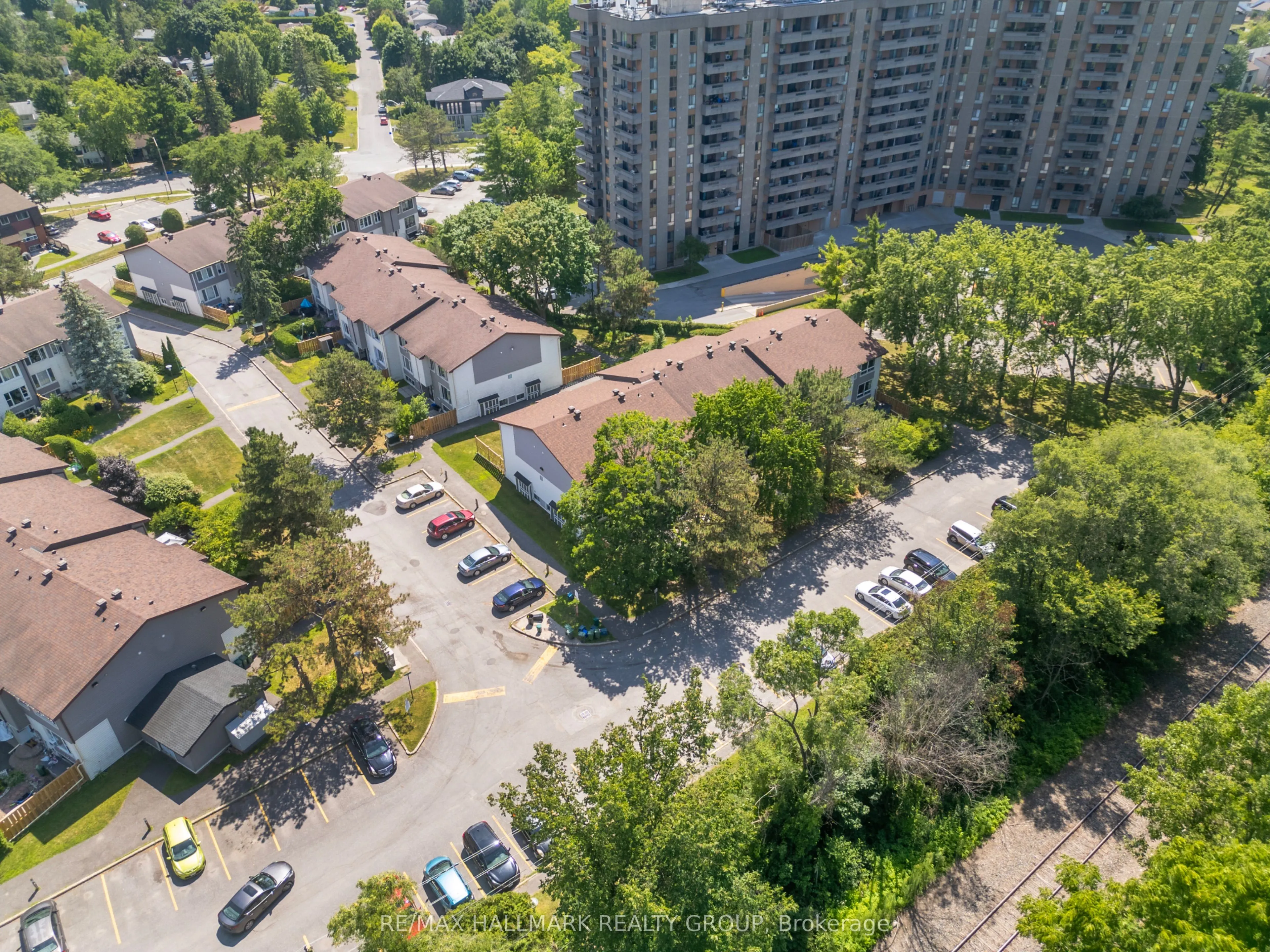 15 Banner Road, #M