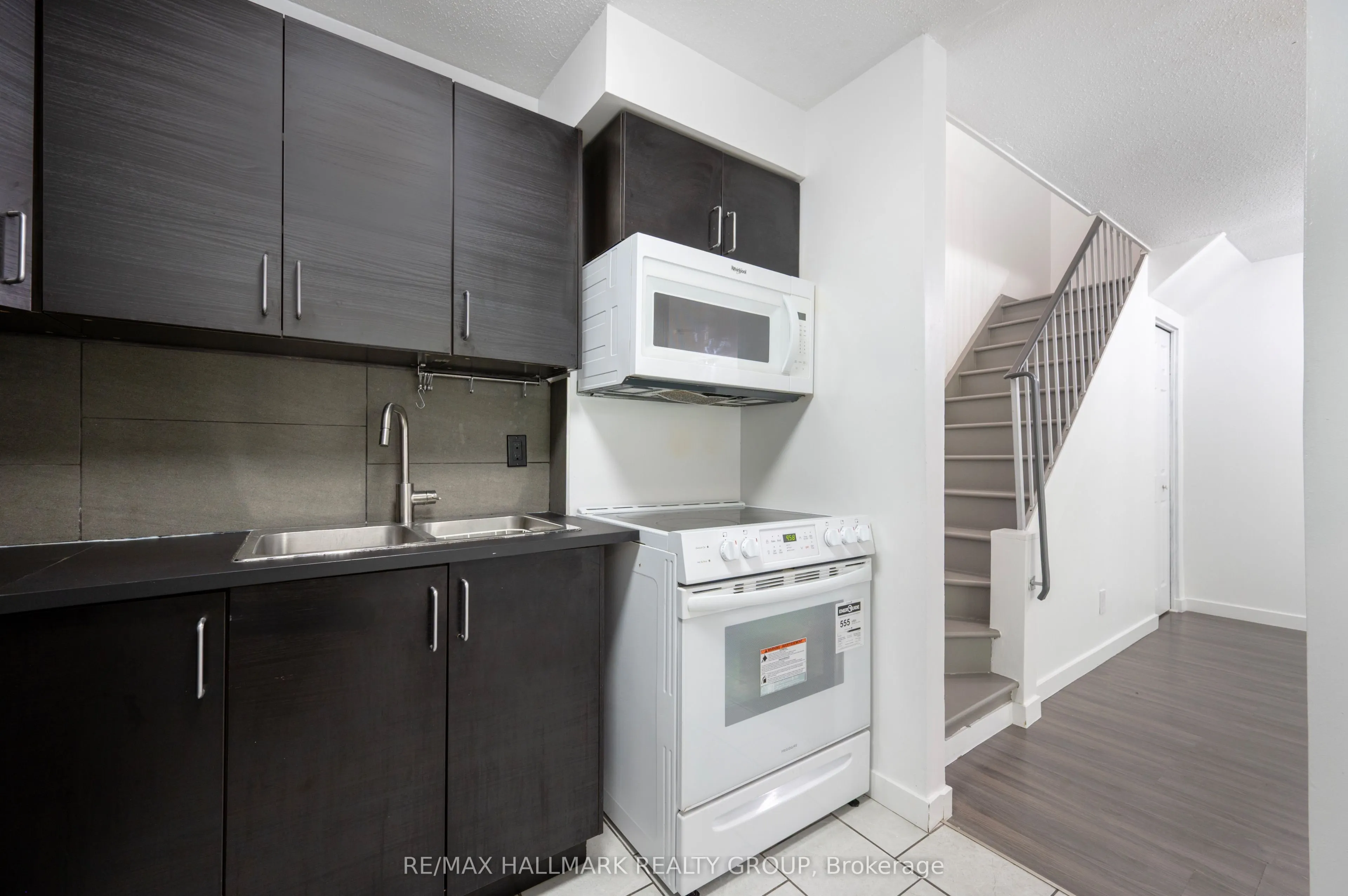 15 Banner Road, #M
