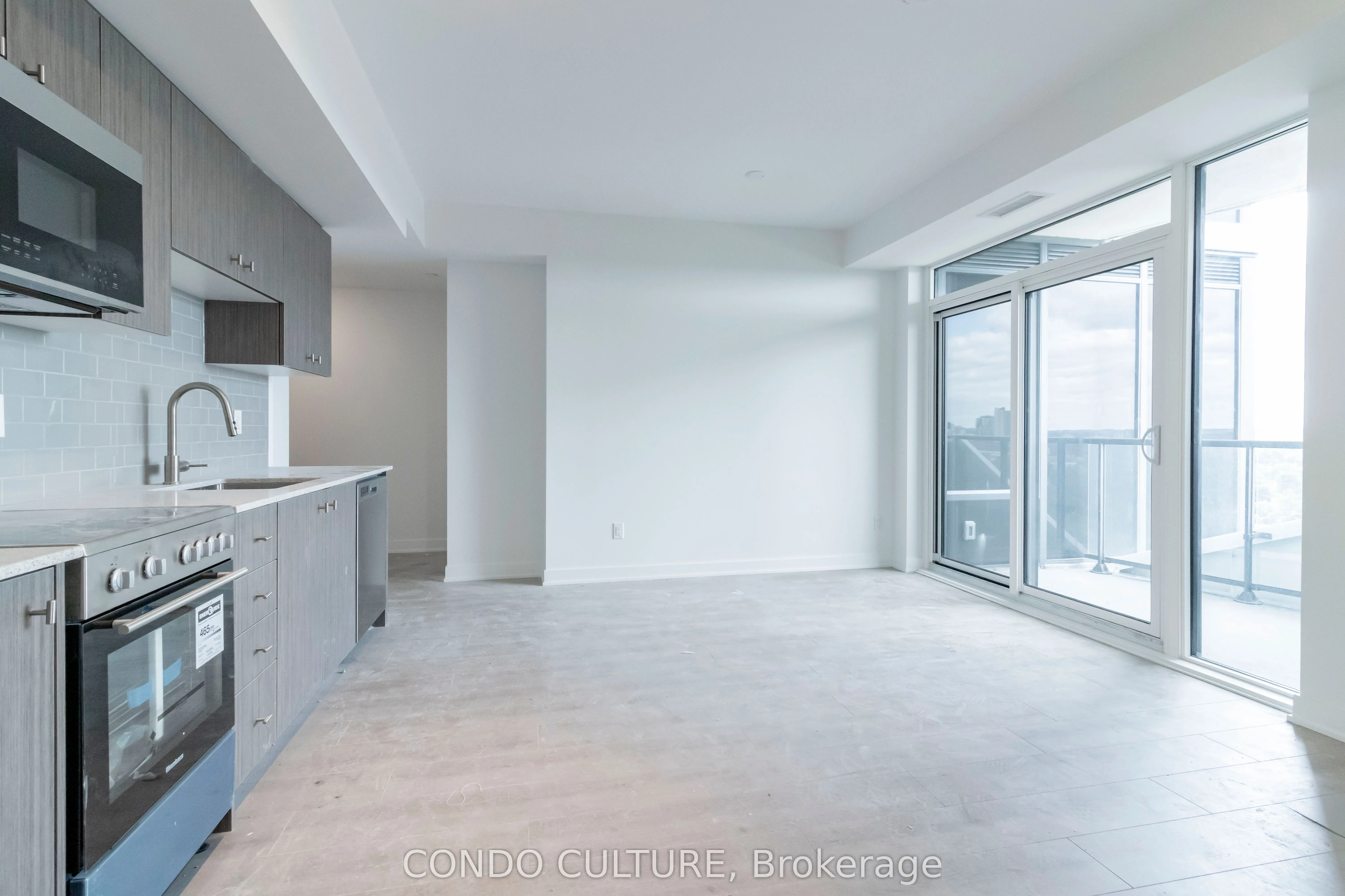 25 Wellington Street S, #1506