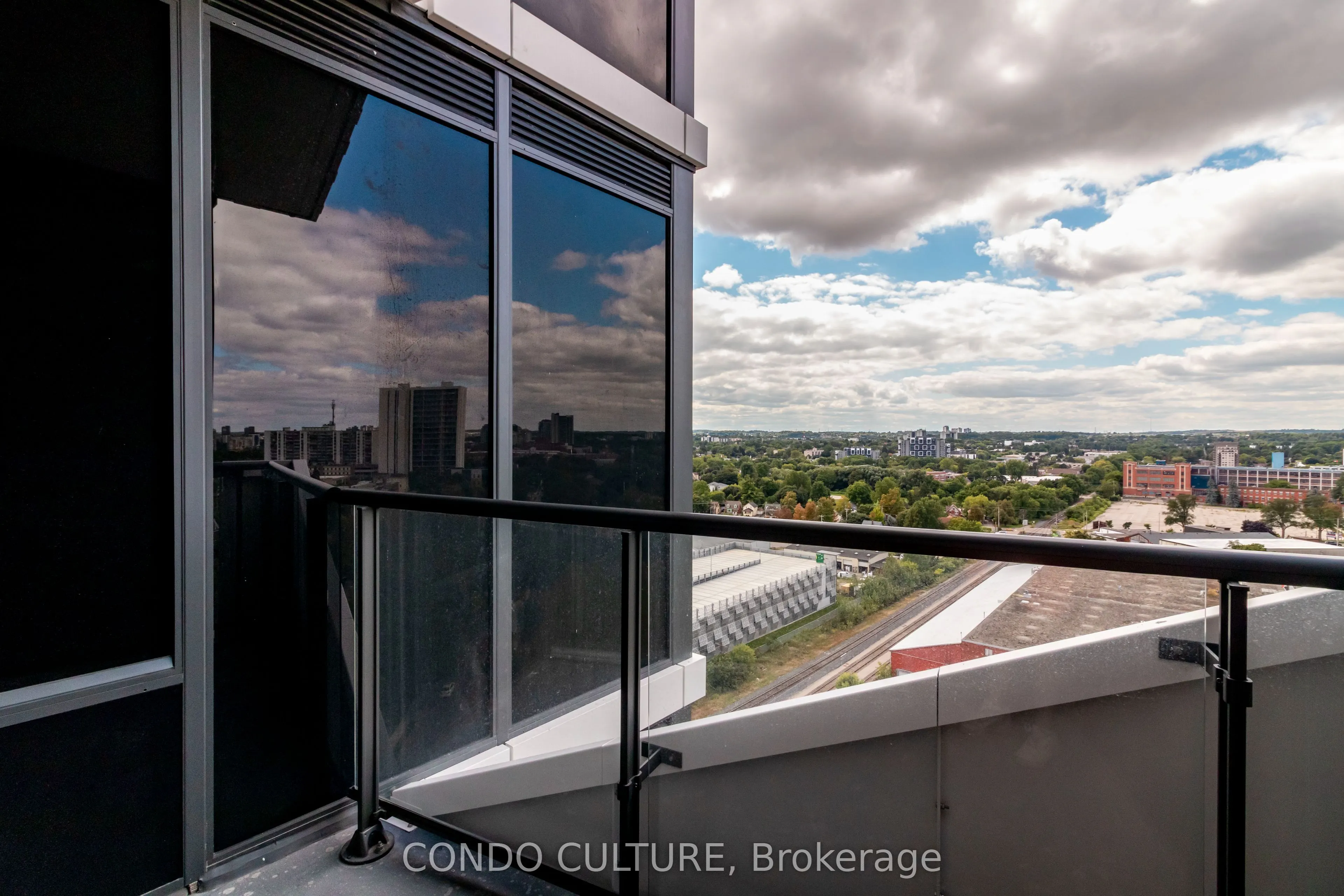 25 Wellington Street S, #1506