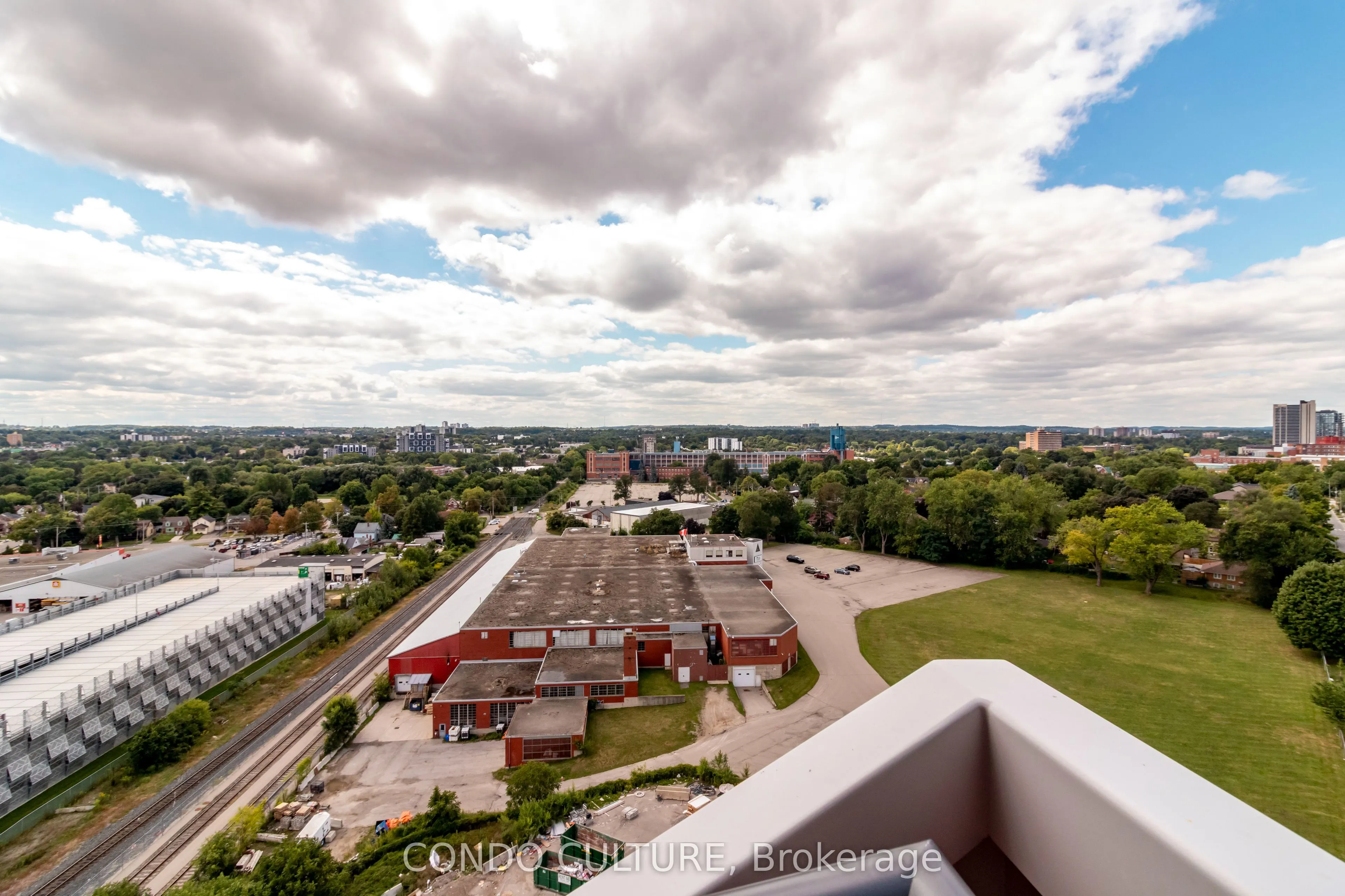 25 Wellington Street S, #1506