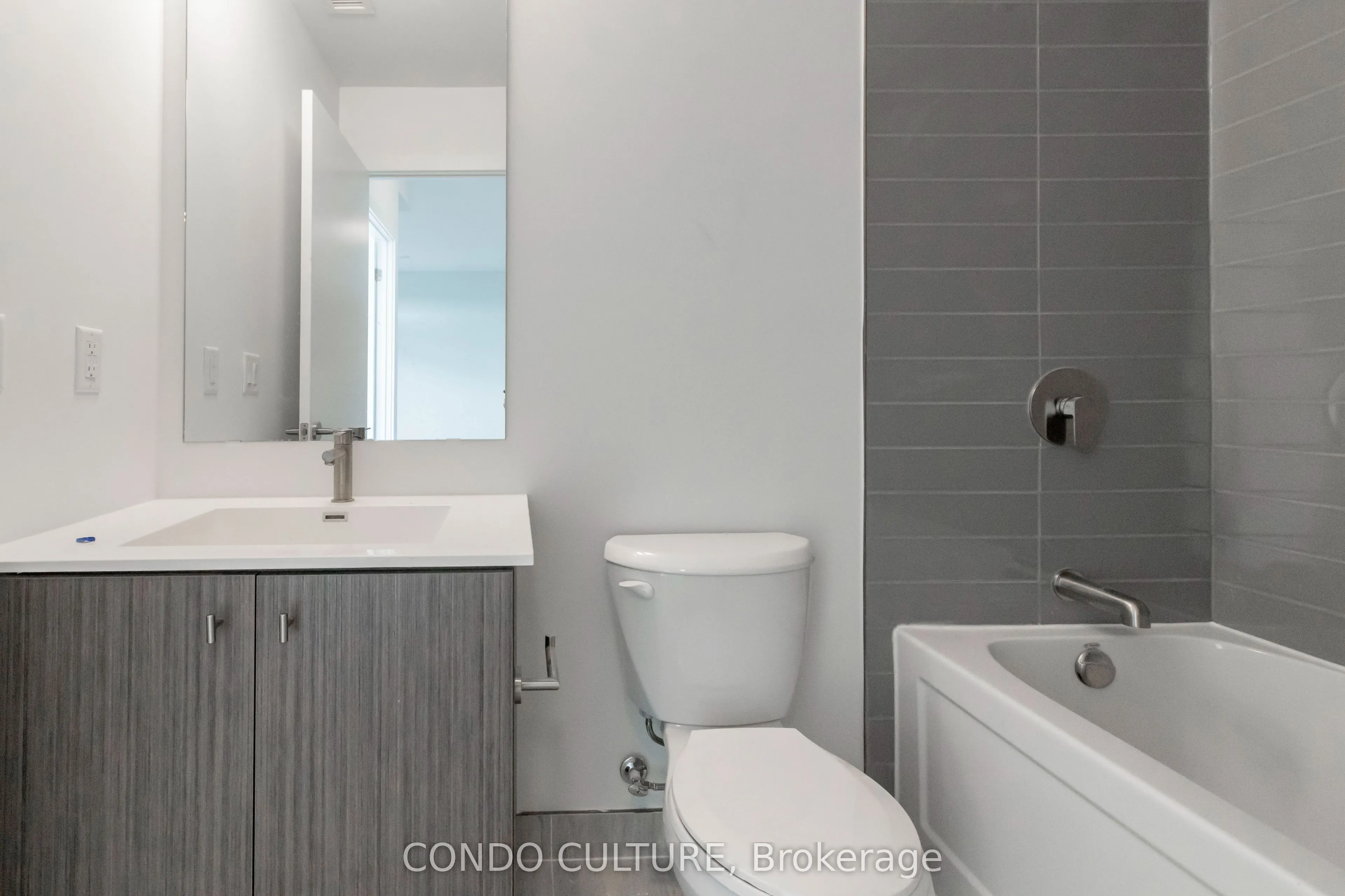 25 Wellington Street S, #1506