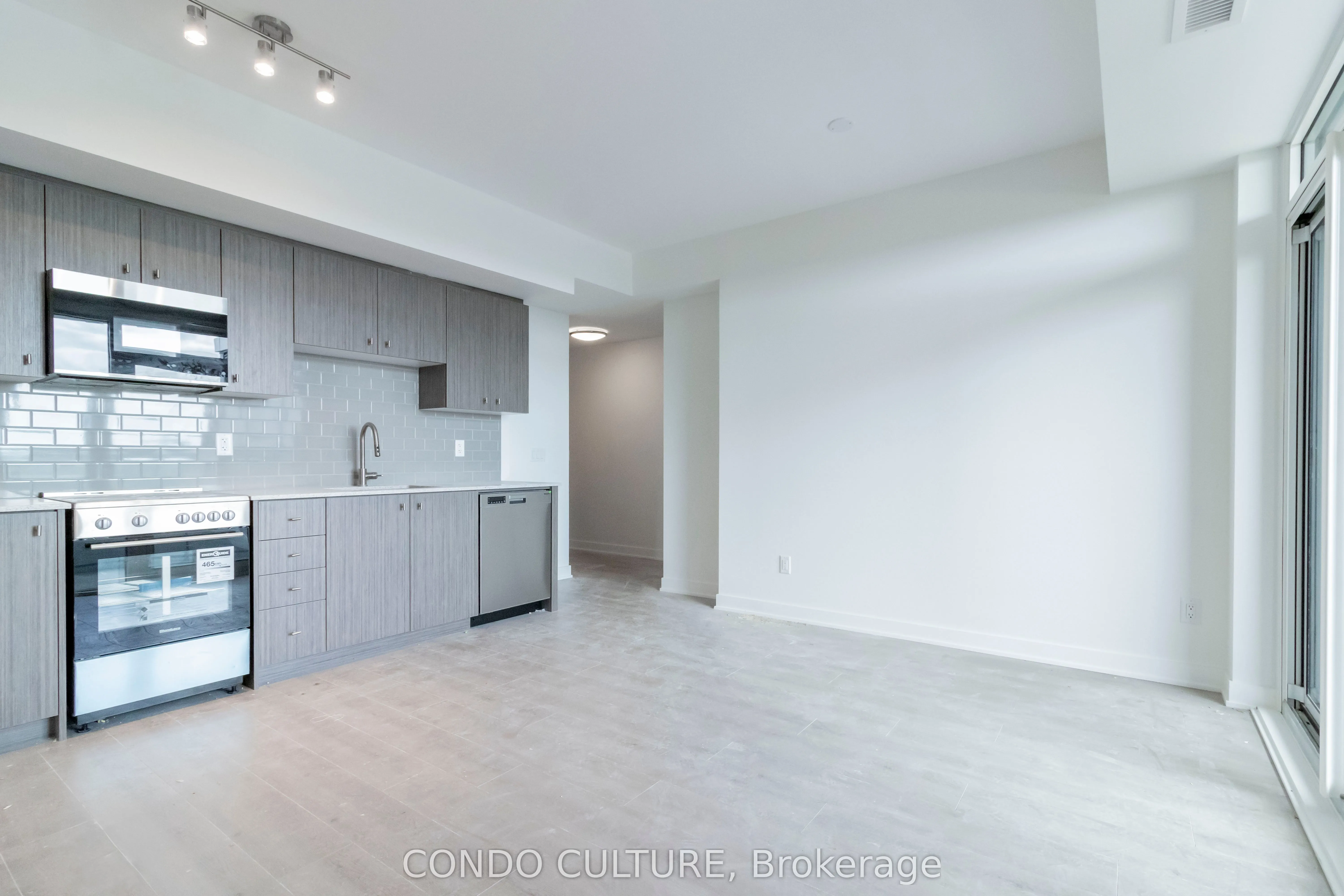 25 Wellington Street S, #1506