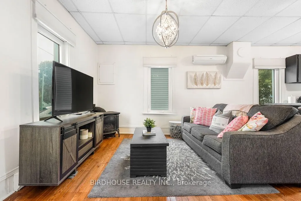 83 Durham Street W