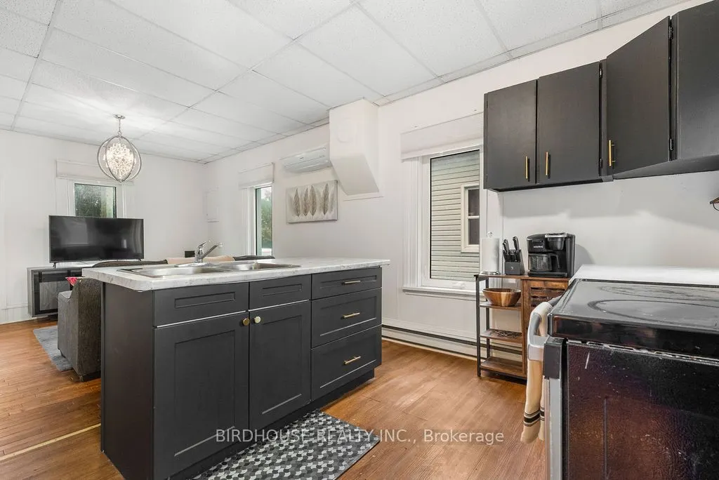 83 Durham Street W
