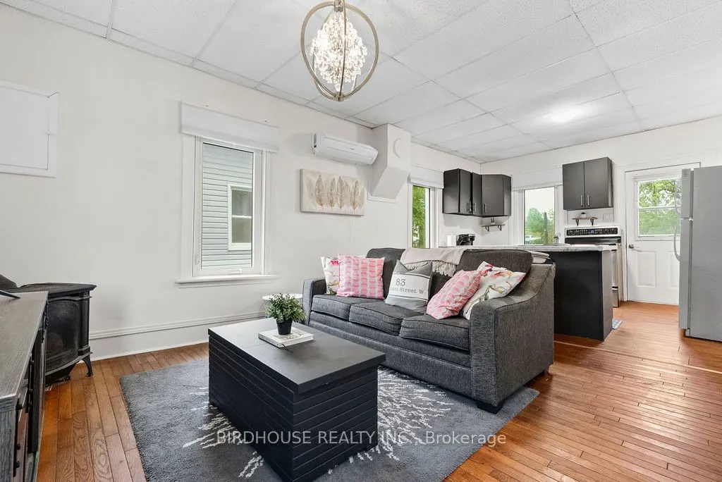 83 Durham Street W