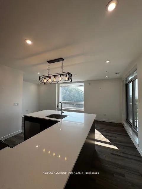 467 Charlton Avenue E, #503