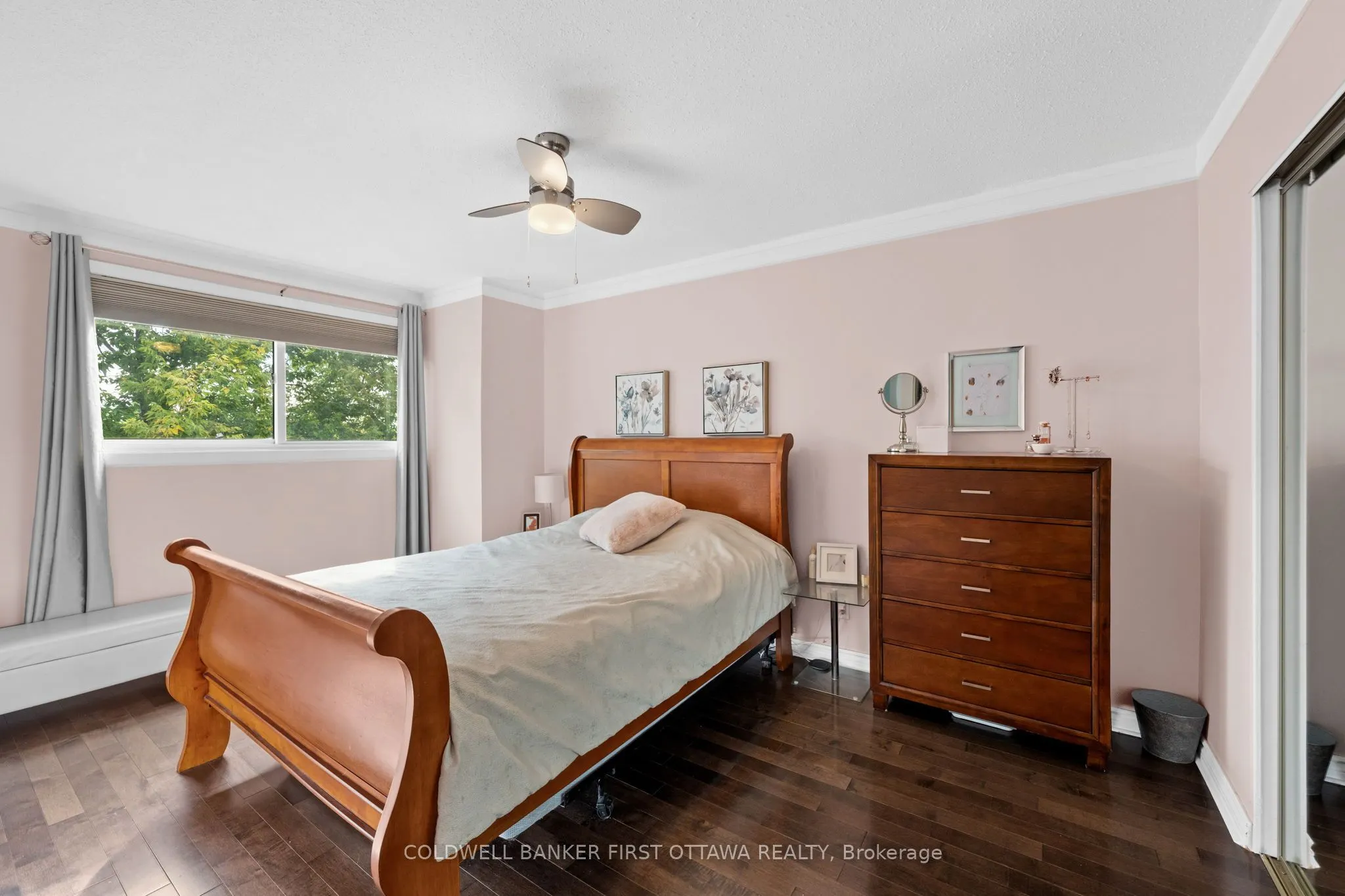 550 Straby Avenue, #12
