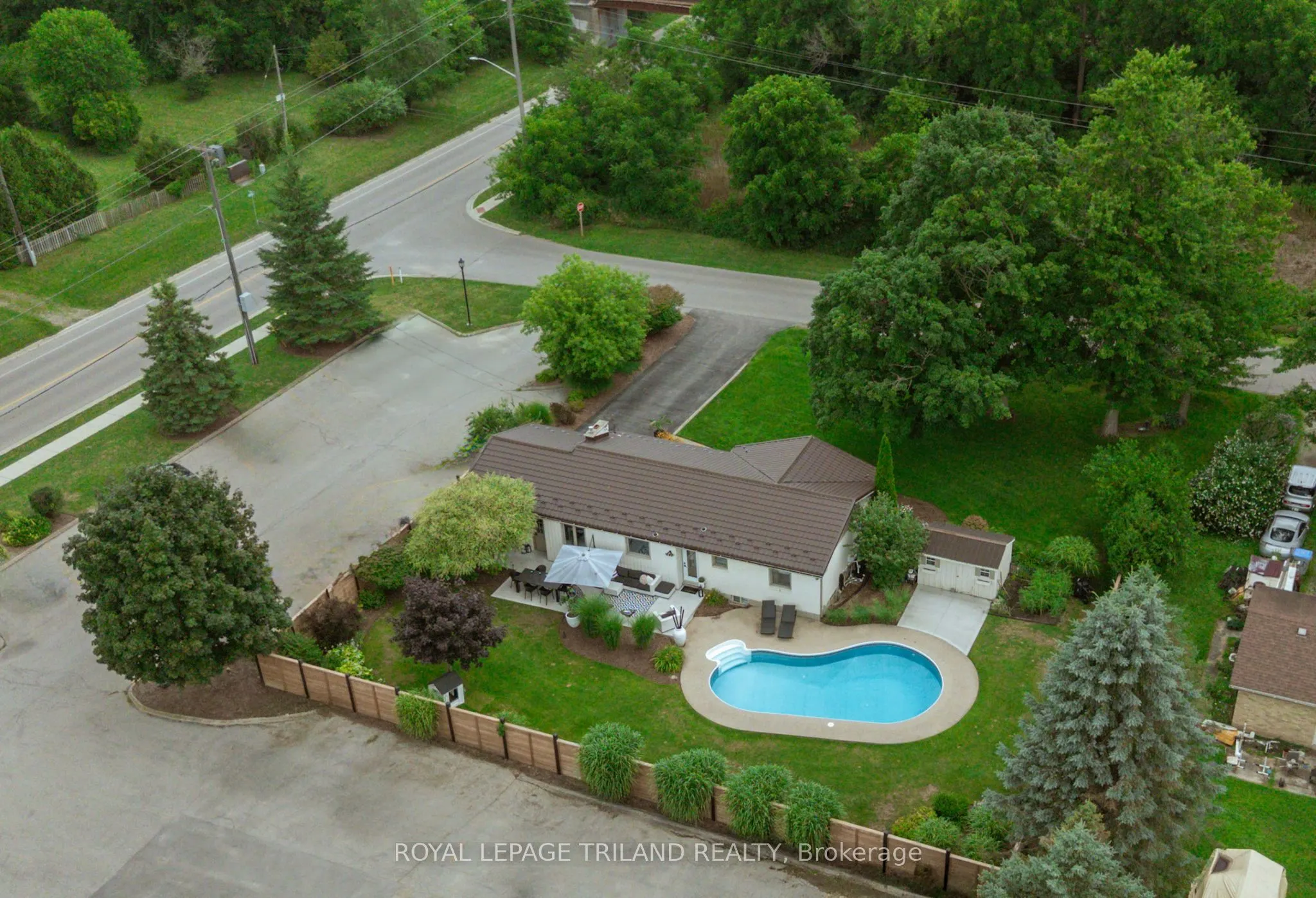102 RAILWAY Avenue