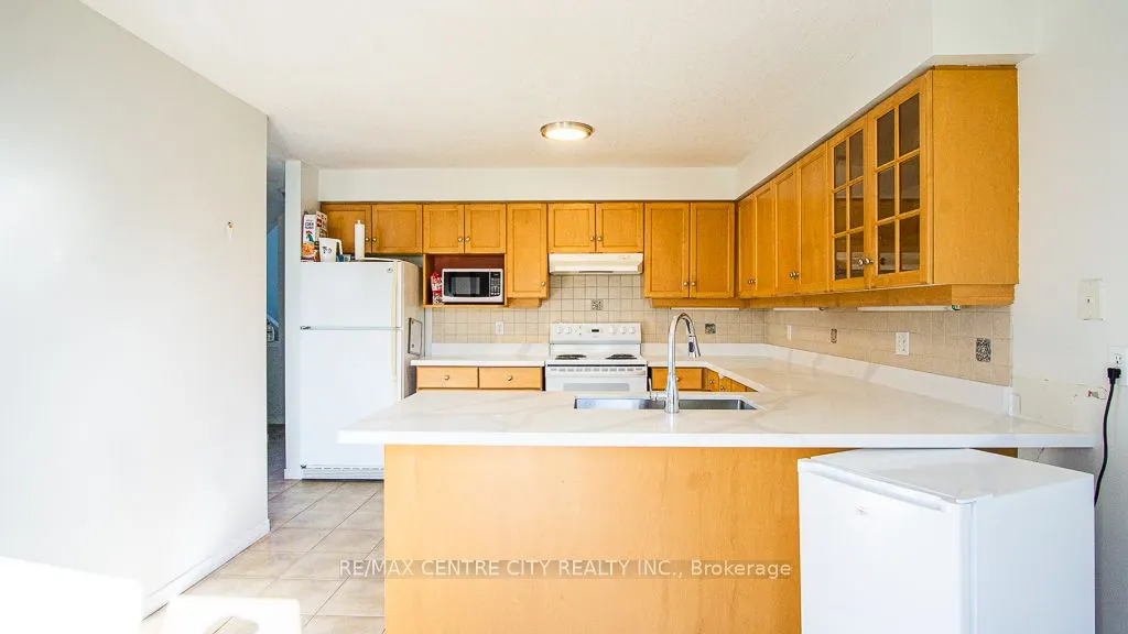 371 RIDGEVIEW Court