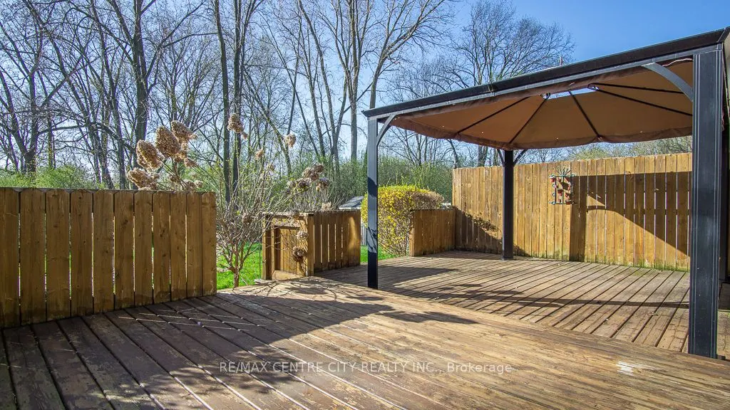 371 RIDGEVIEW Court