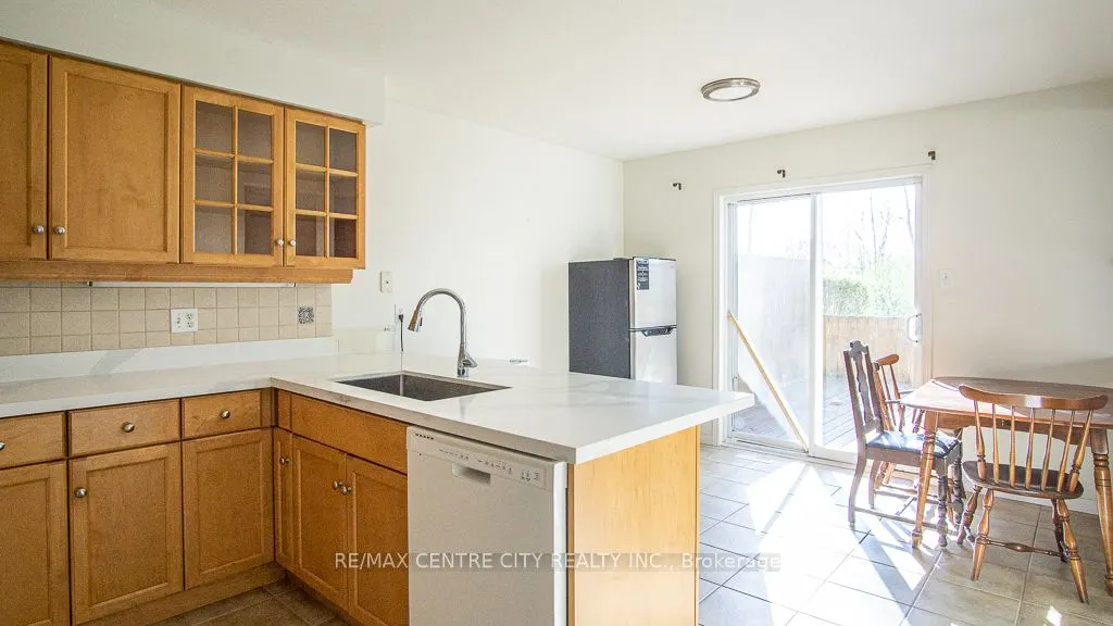 371 RIDGEVIEW Court