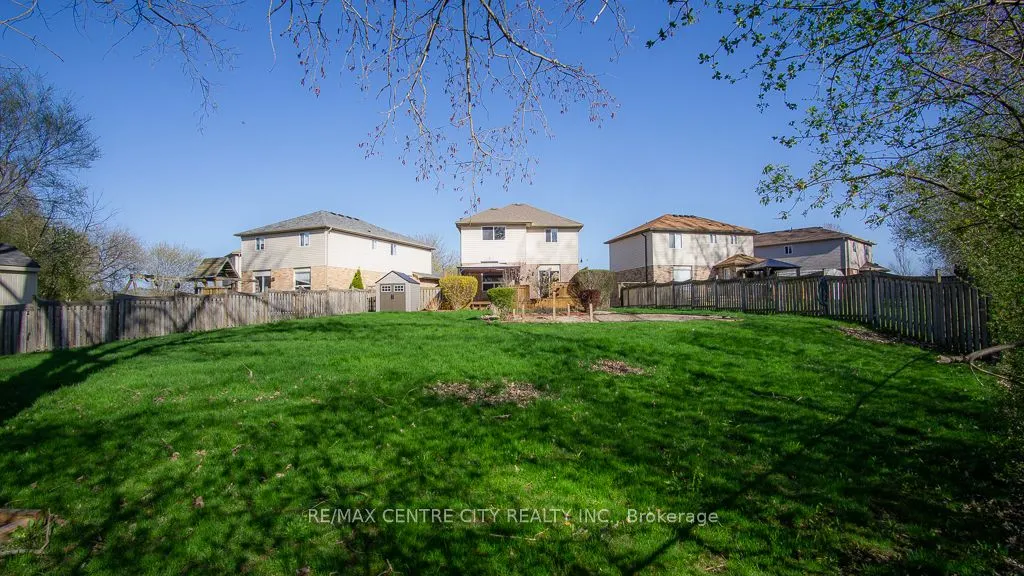 371 RIDGEVIEW Court