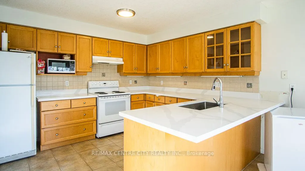 371 RIDGEVIEW Court