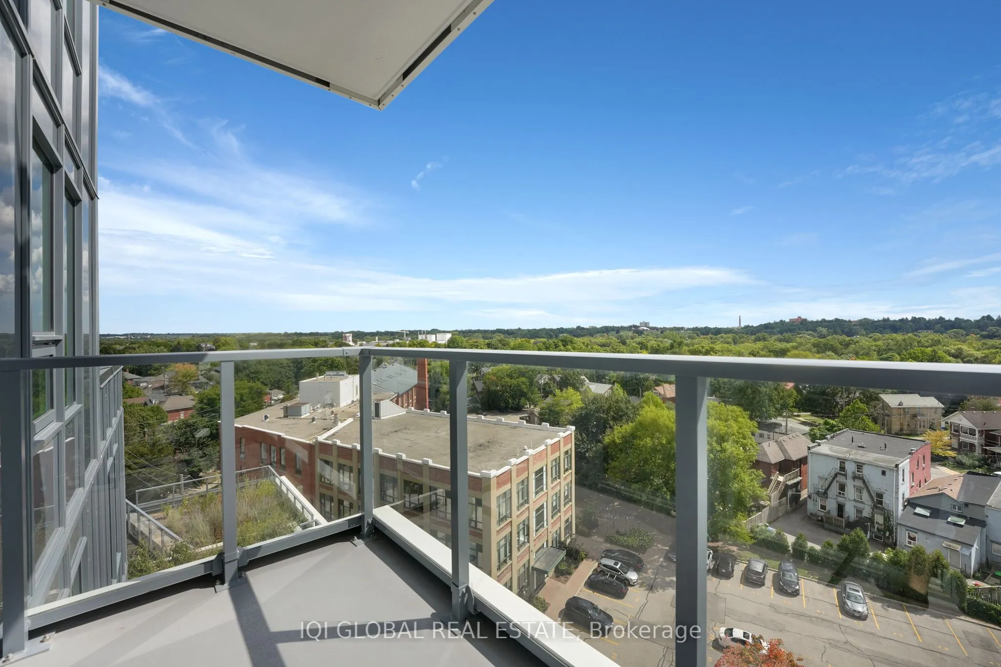 93 Arthur Street S, #913
