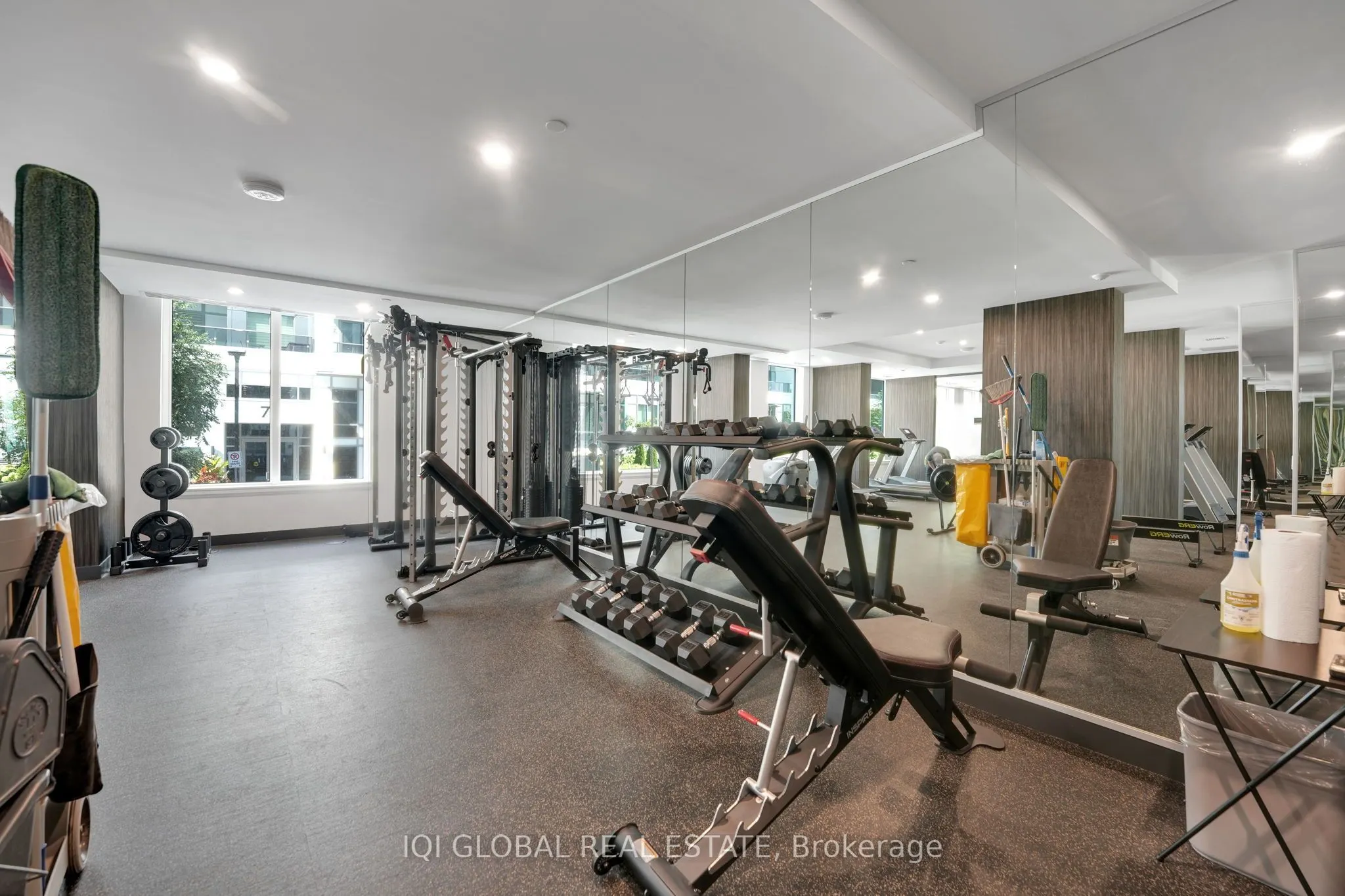 93 Arthur Street S, #913