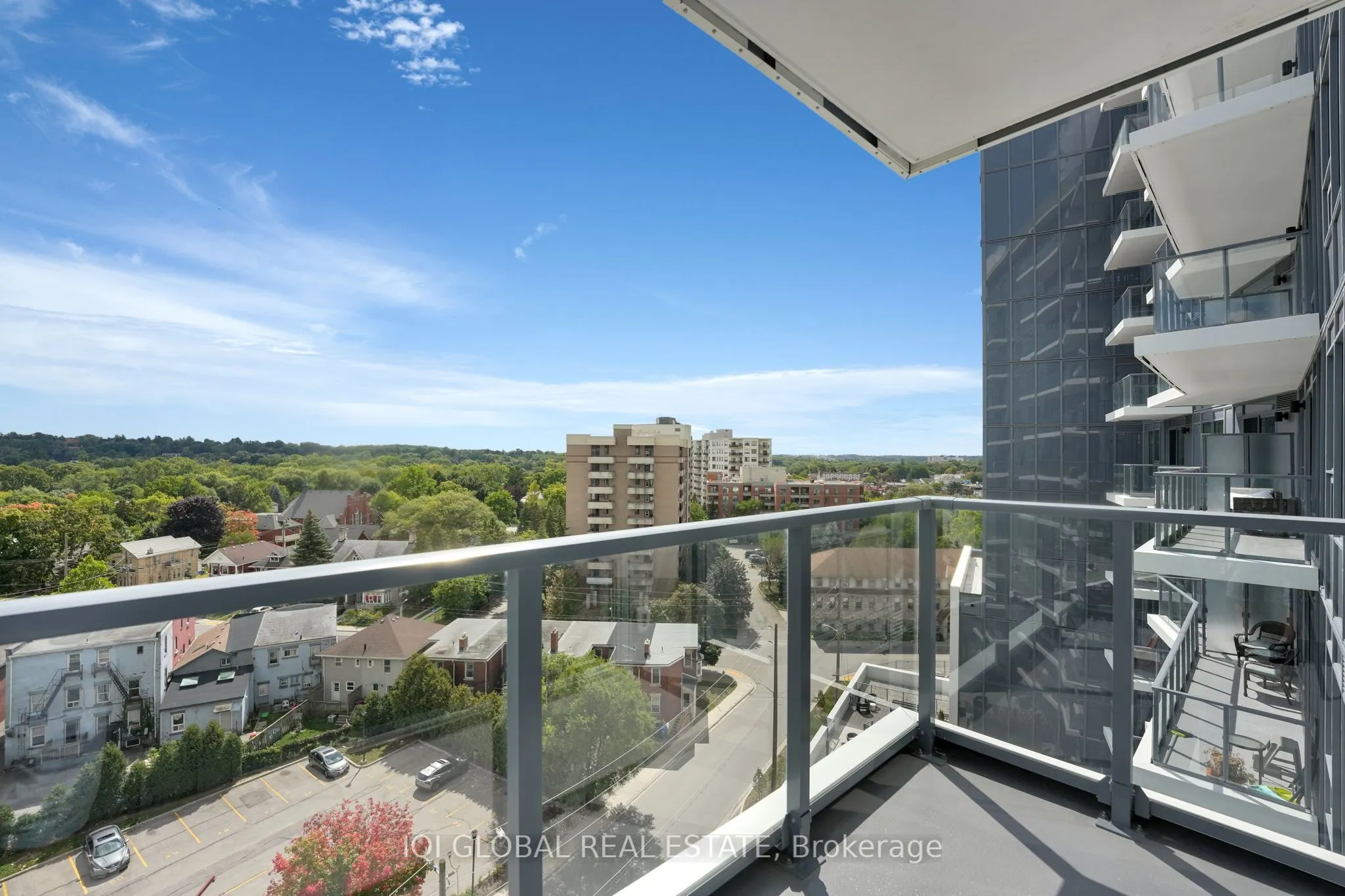 93 Arthur Street S, #913