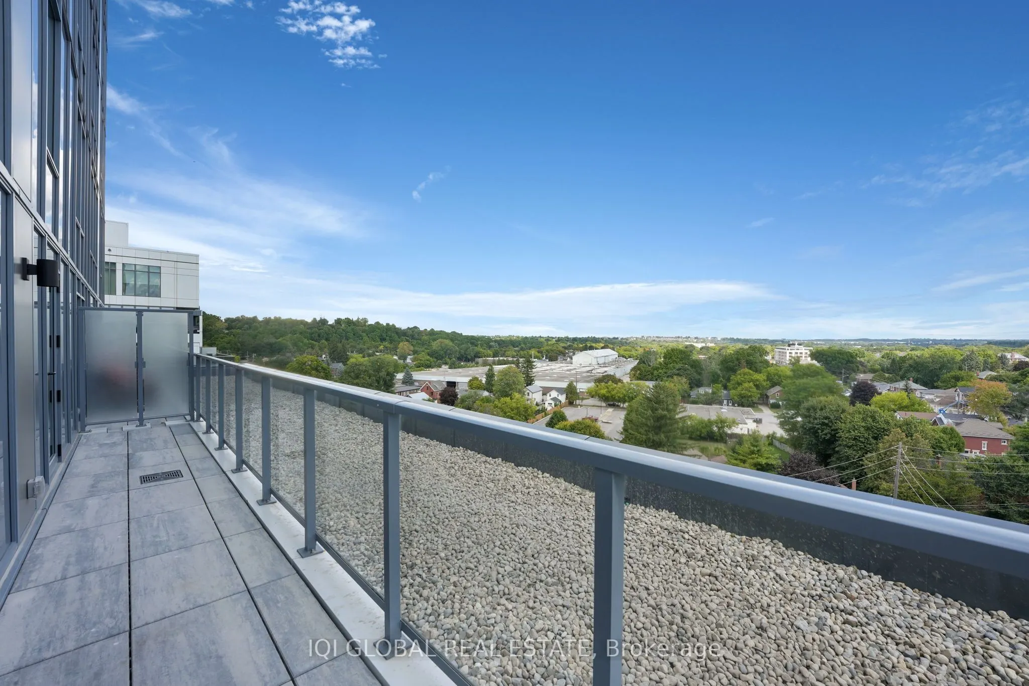 93 Arthur Street S, #913