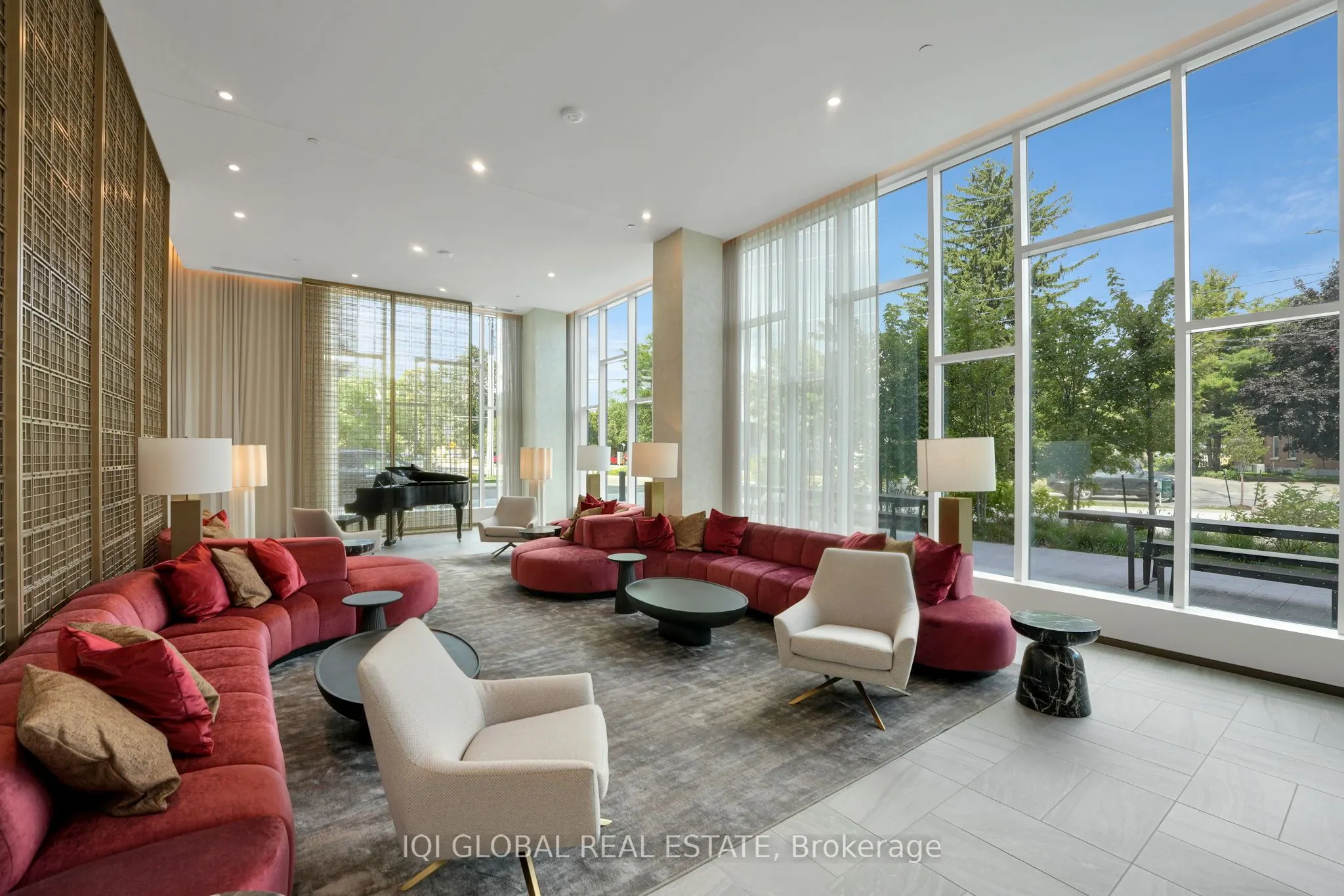93 Arthur Street S, #913