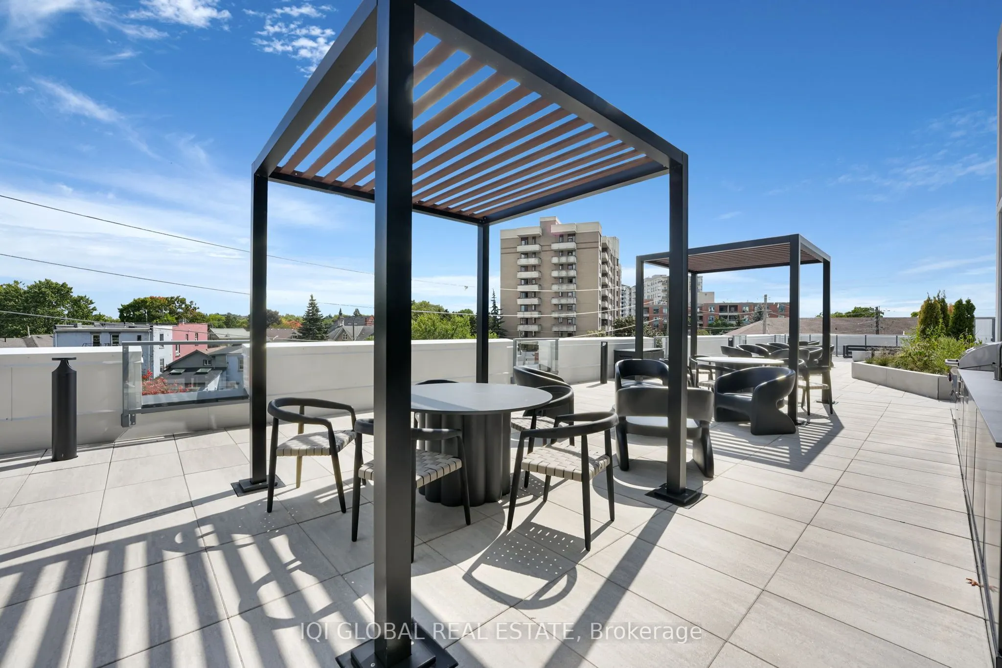 93 Arthur Street S, #913
