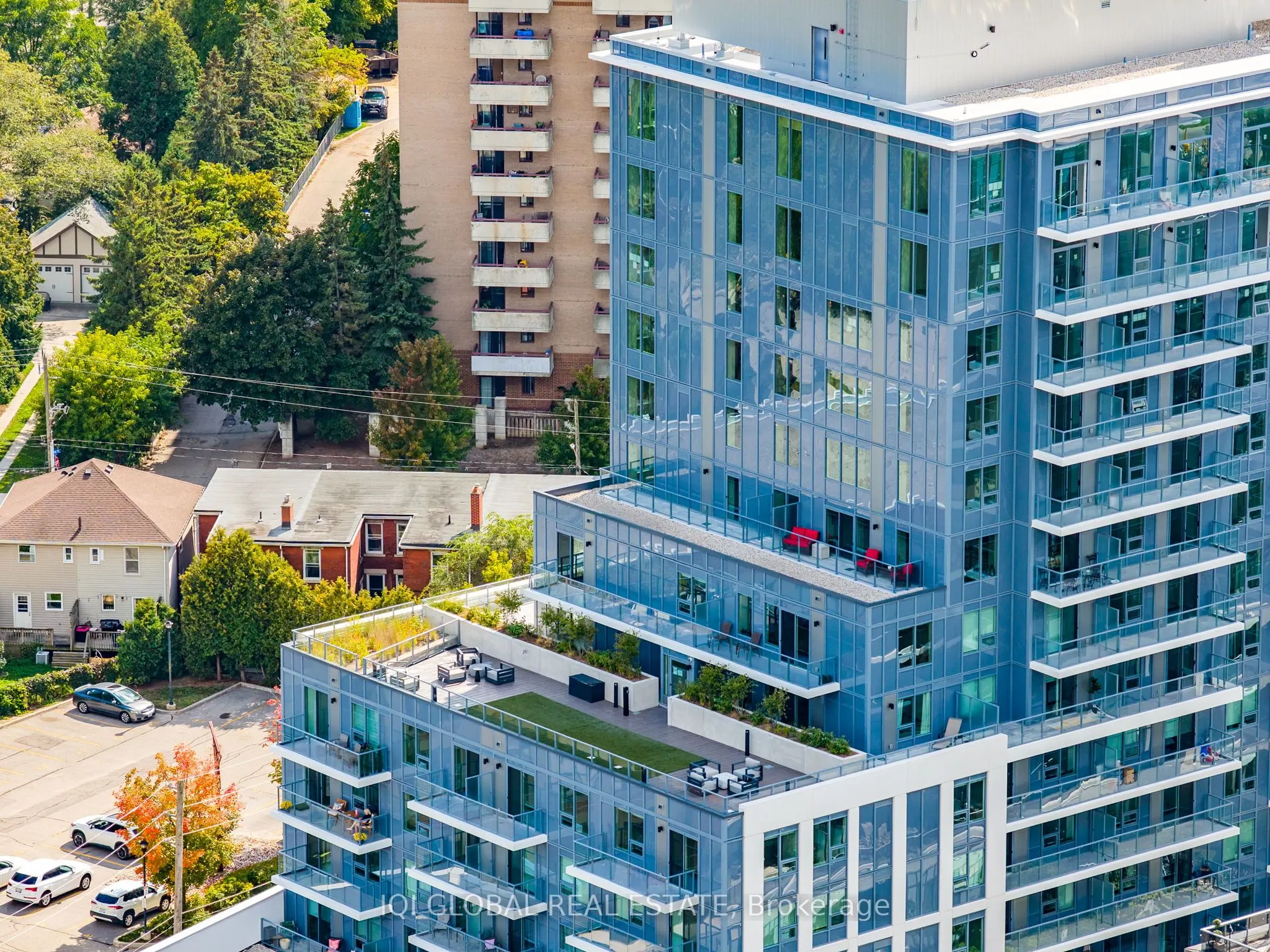 93 Arthur Street S, #913
