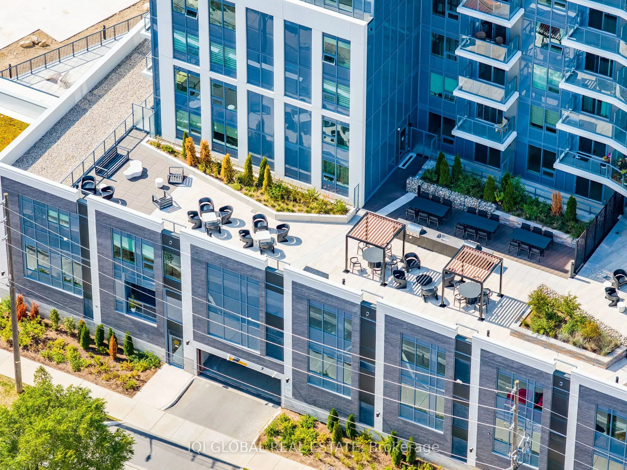 93 Arthur Street S, #913