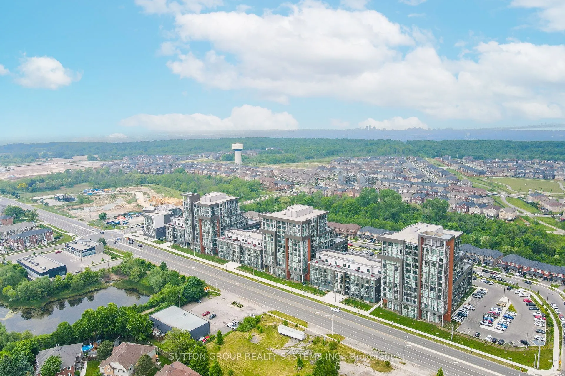 460 Dundas Street E, #231