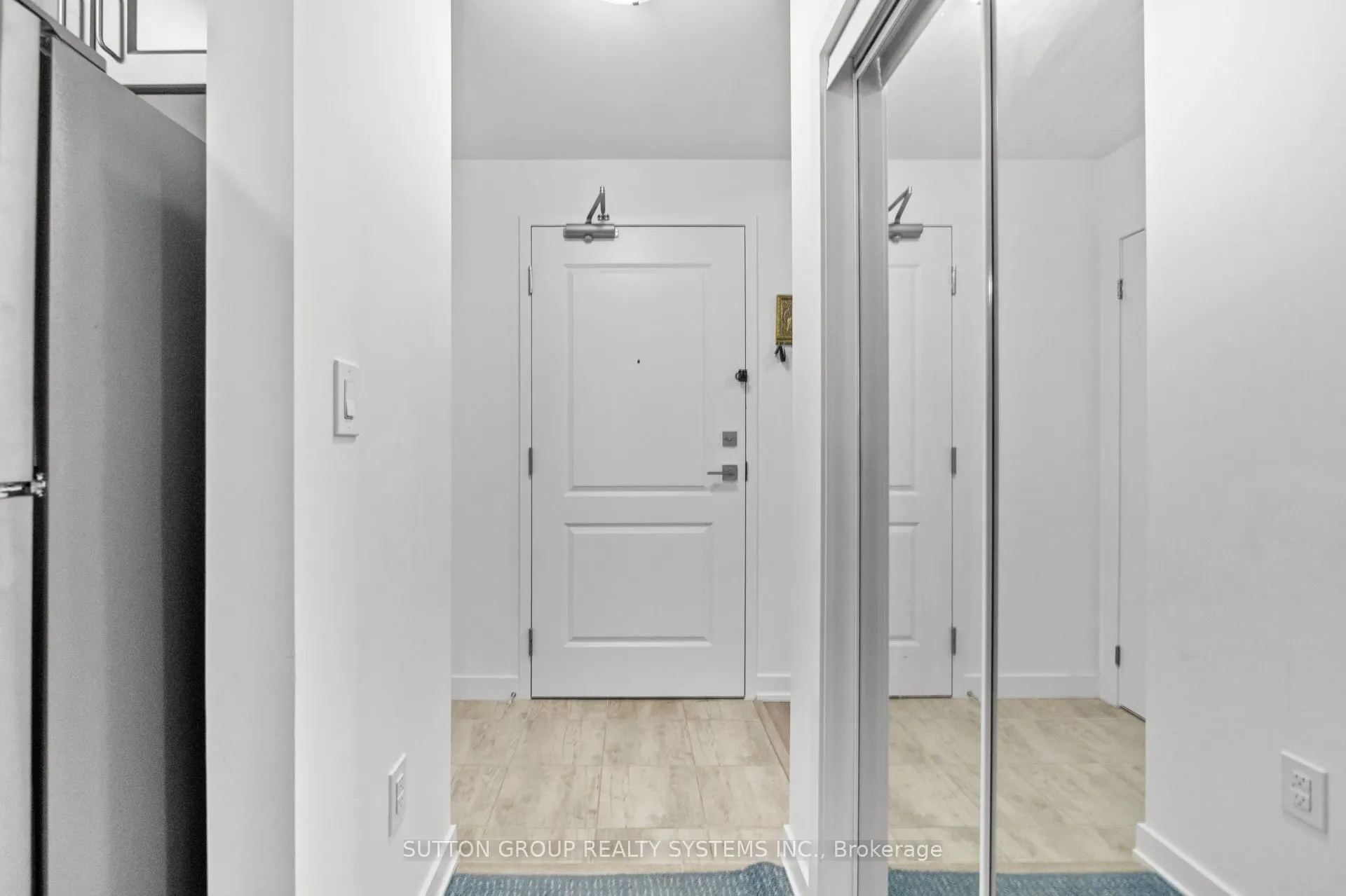 460 Dundas Street E, #231