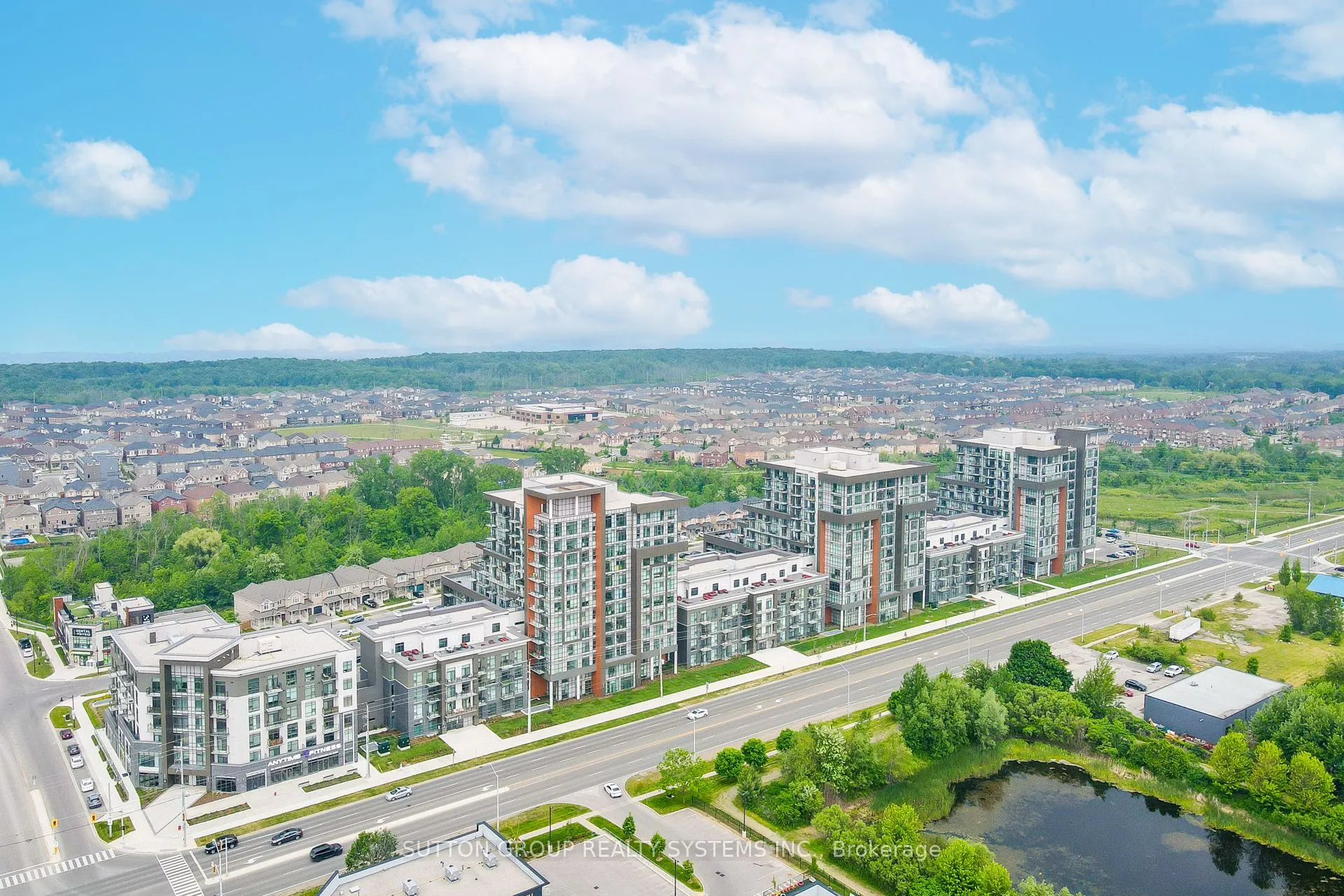 460 Dundas Street E, #231