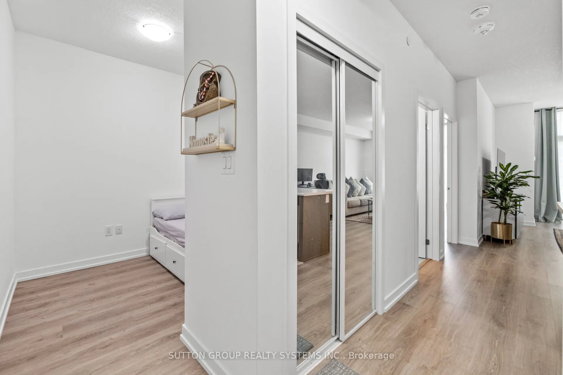 460 Dundas Street E, #231