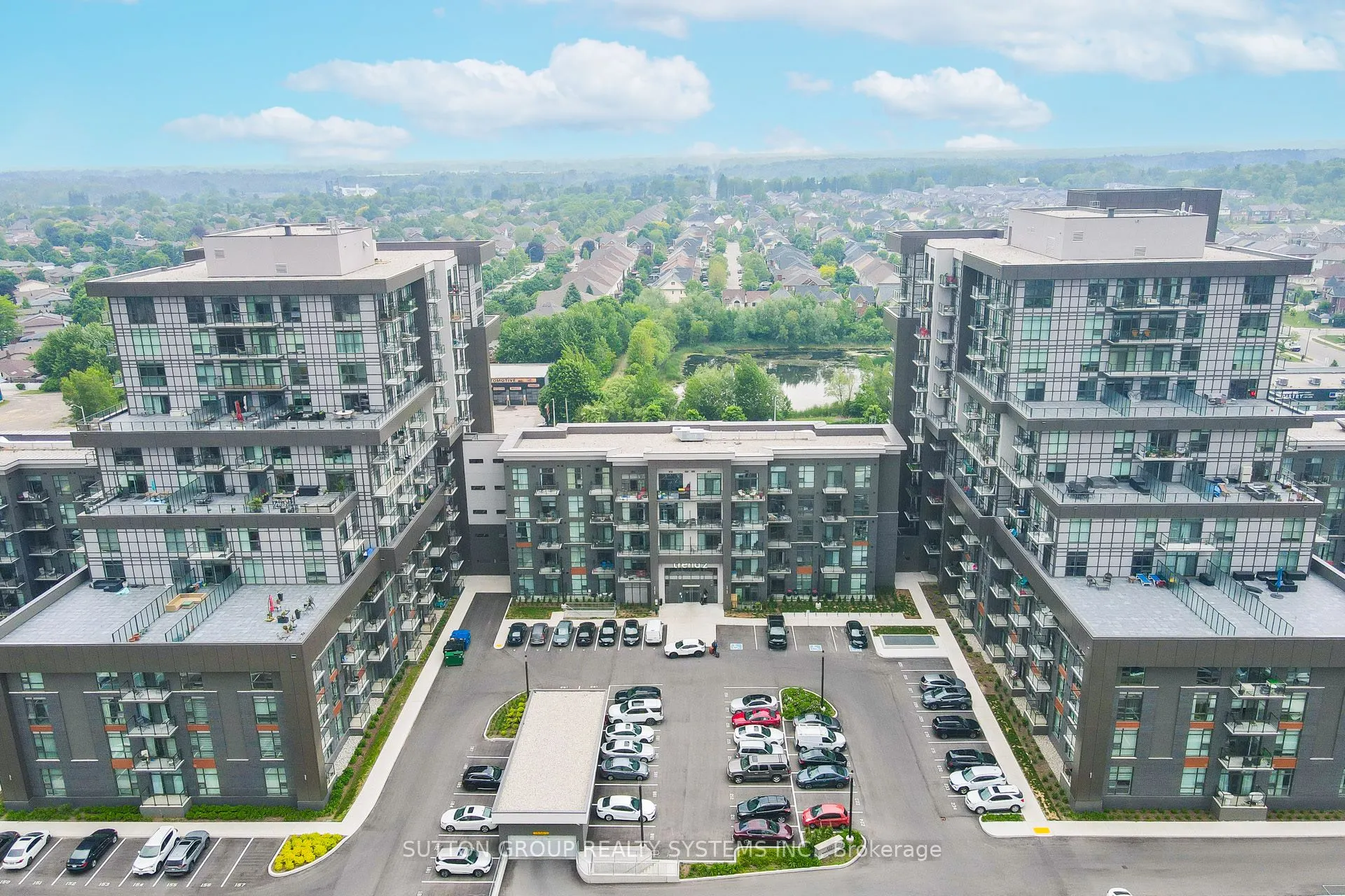 460 Dundas Street E, #231