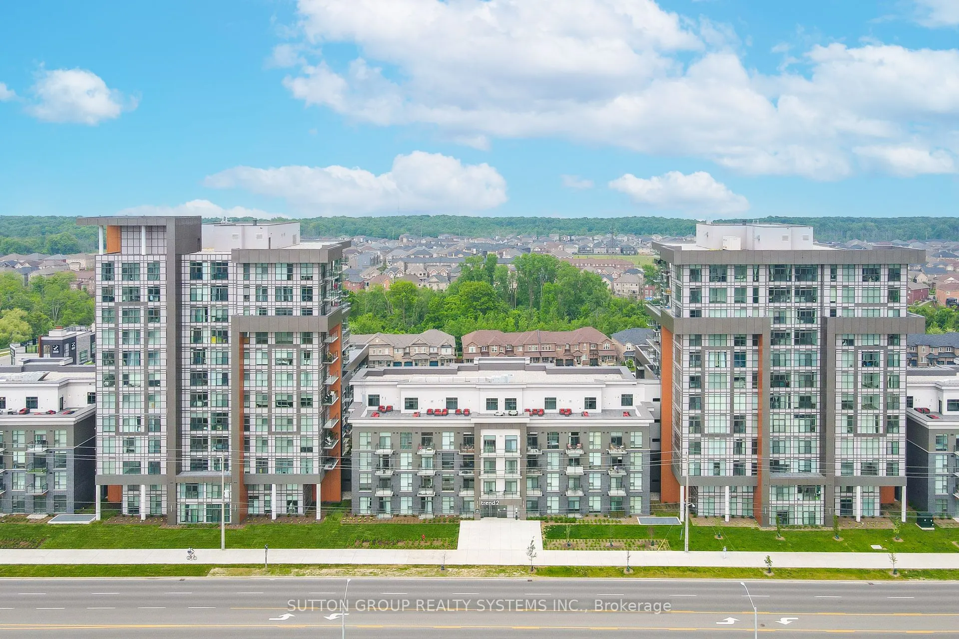 460 Dundas Street E, #231