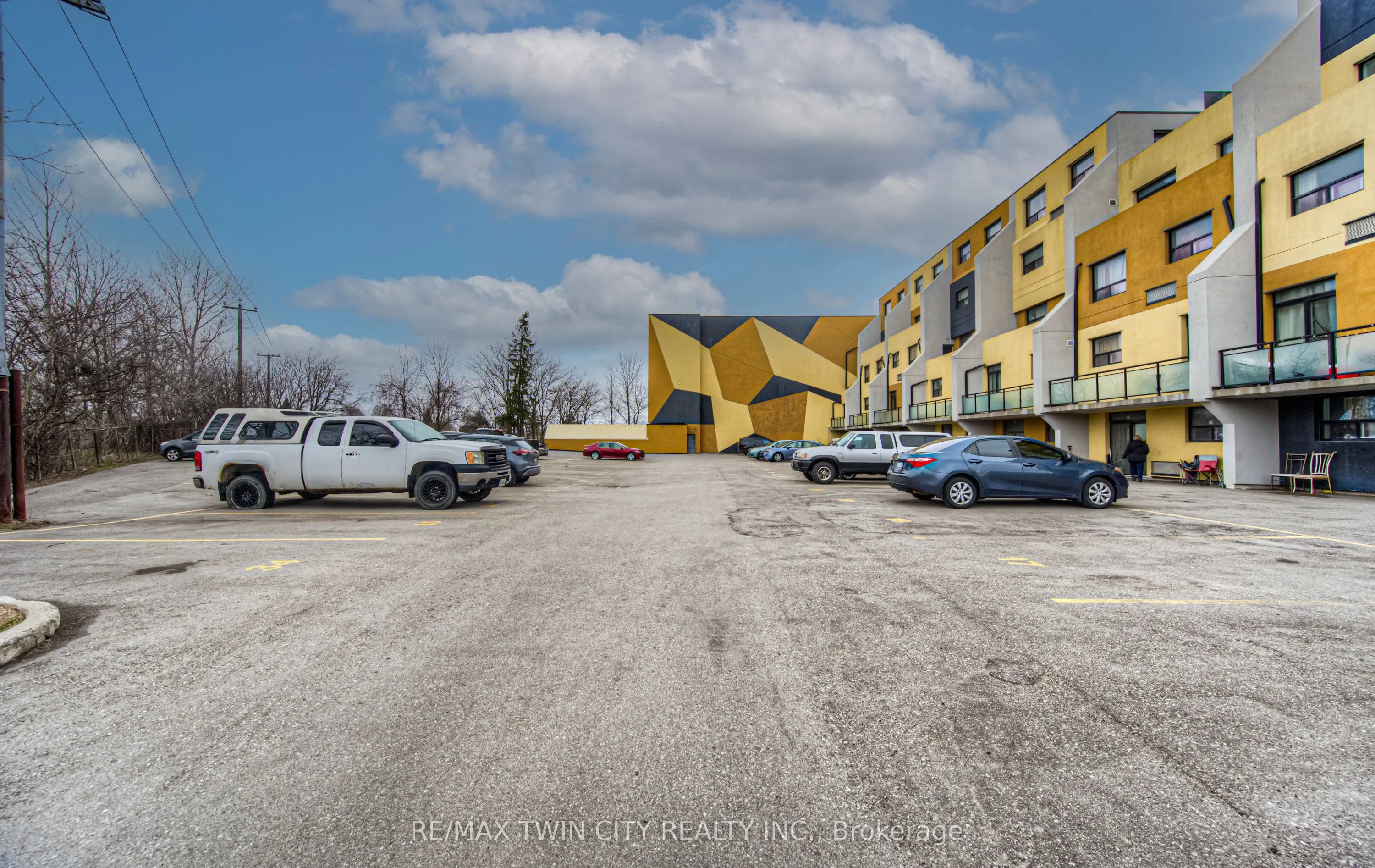 185 Kehl Street, #214