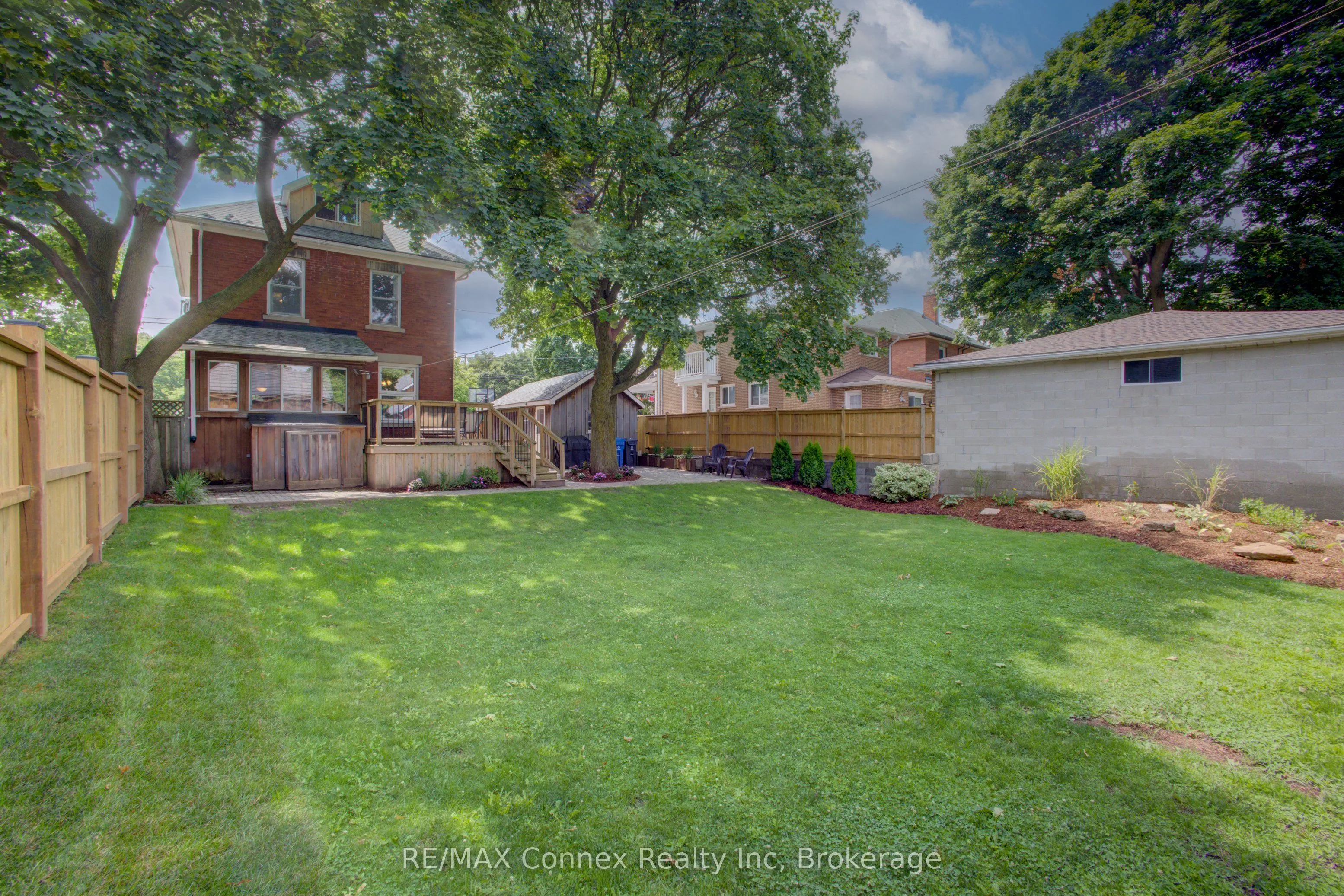 120 Harris Street