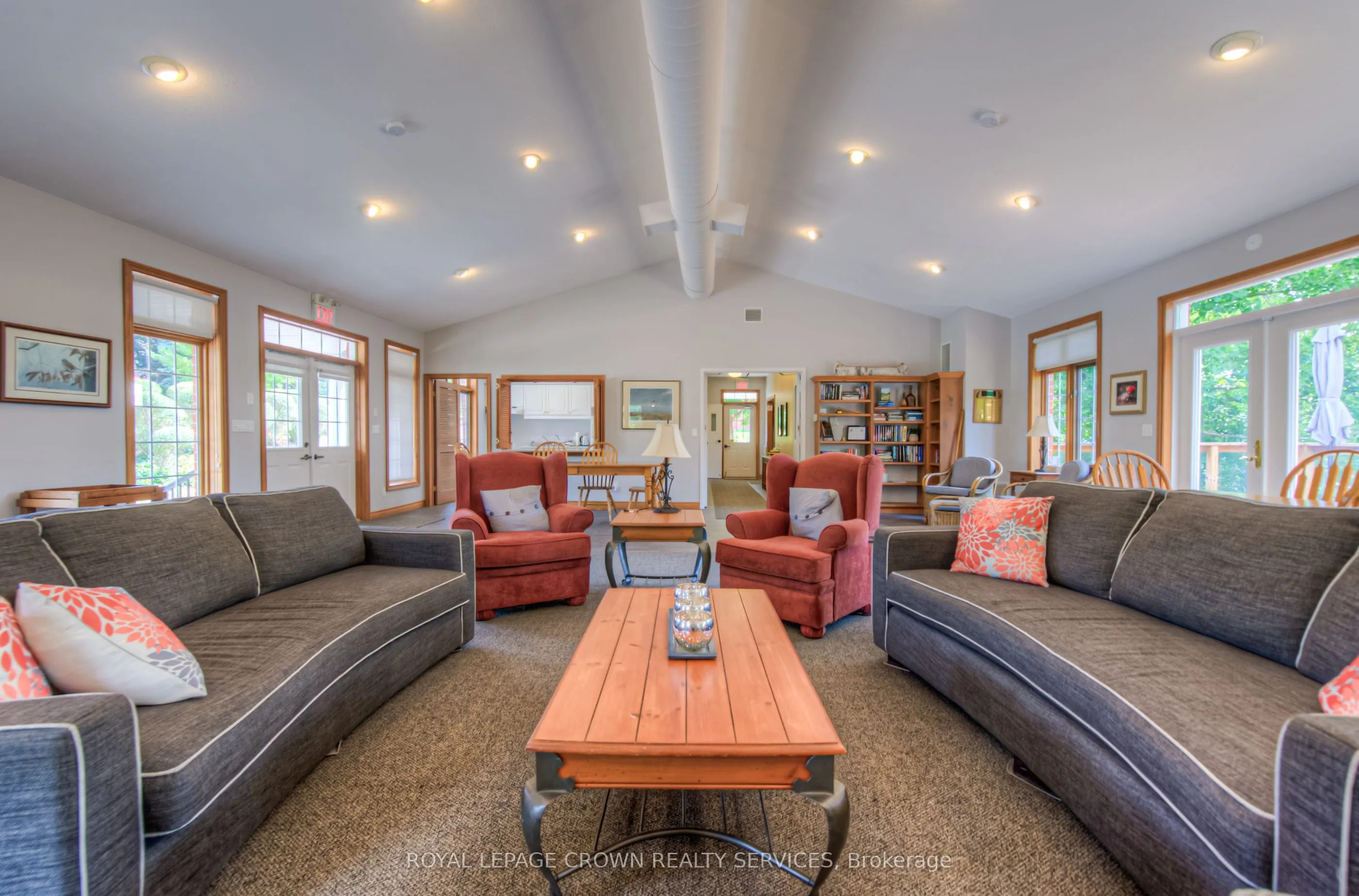 313 George Street N, #4