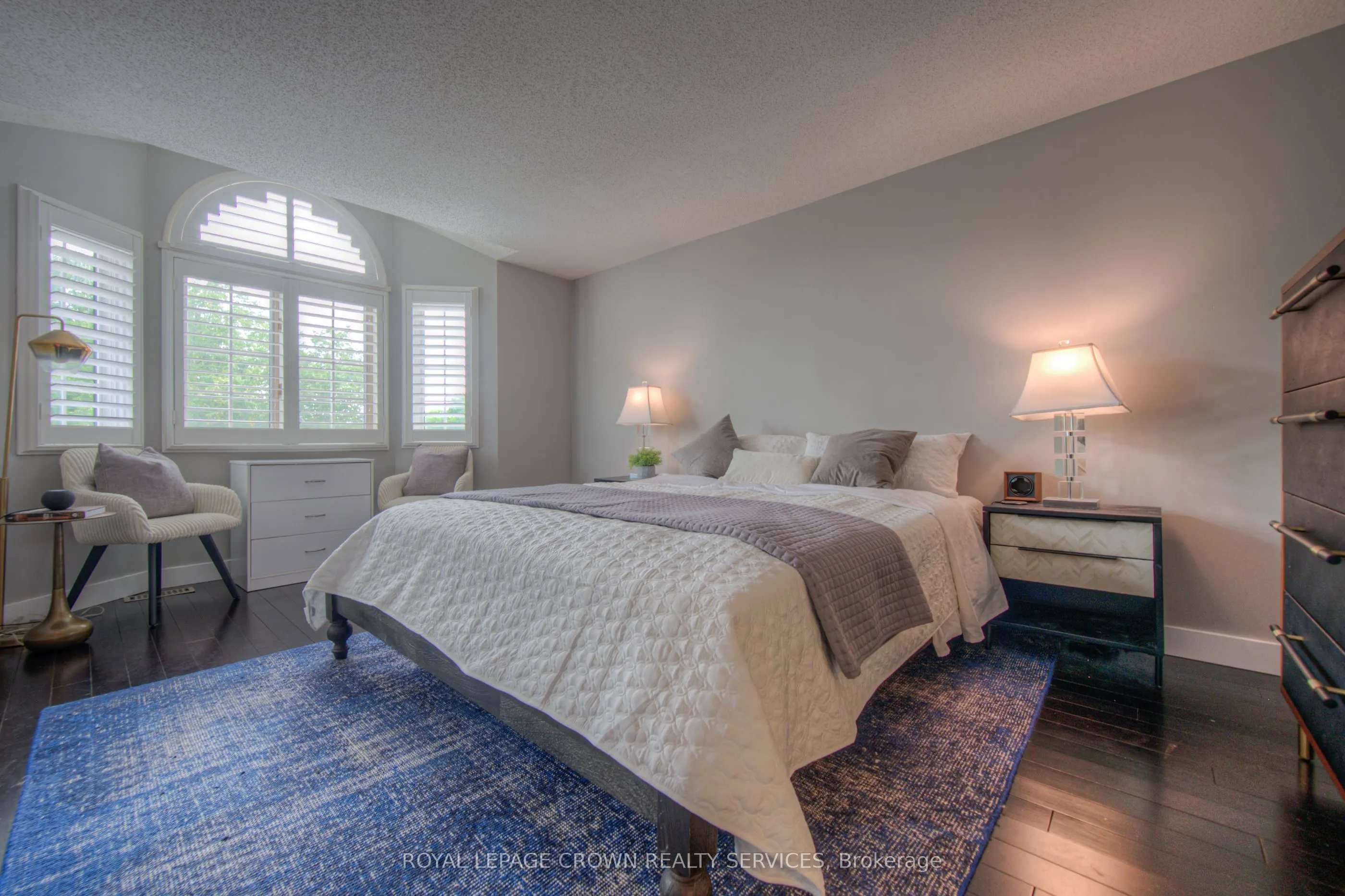 313 George Street N, #4