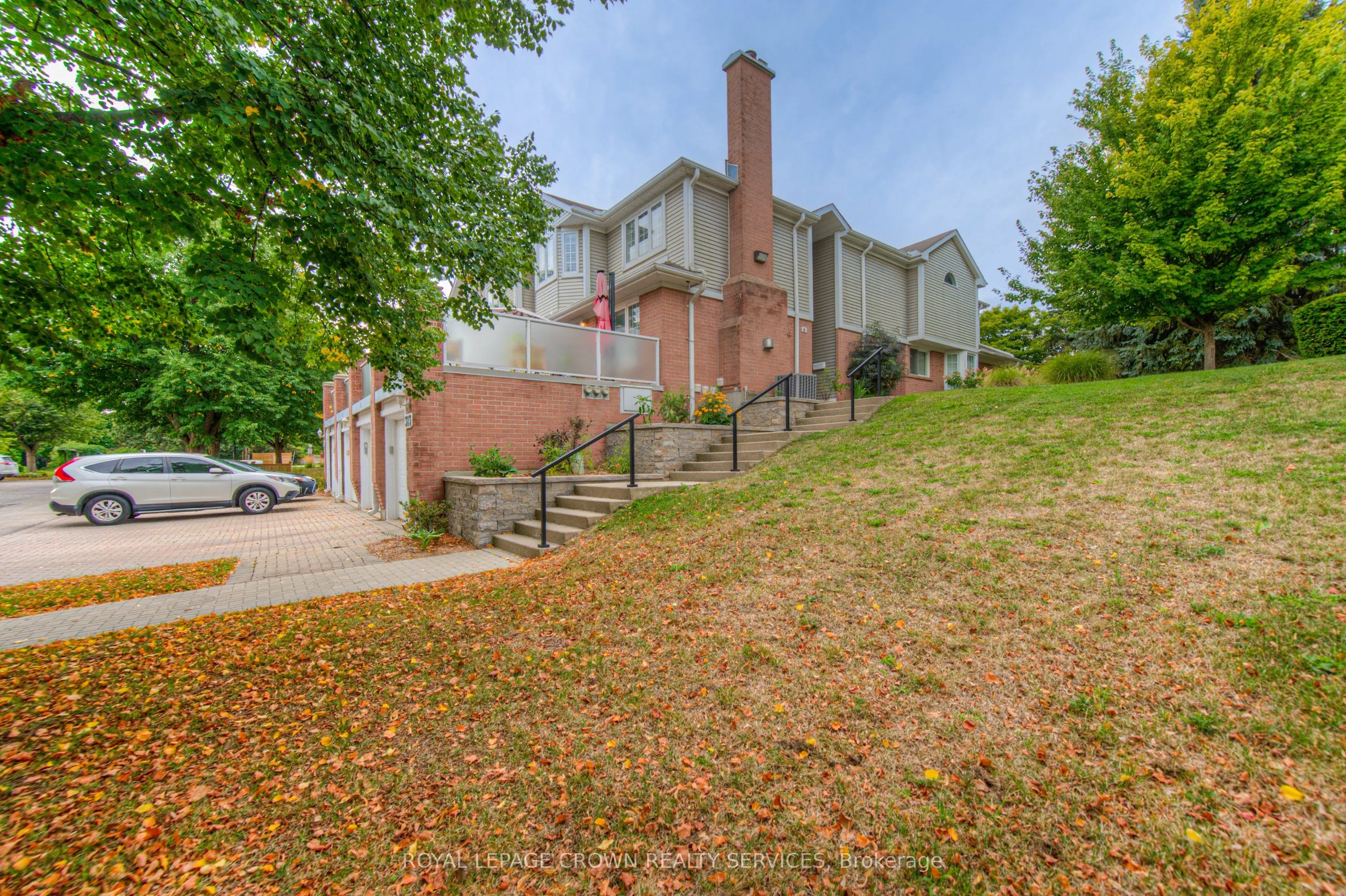313 George Street N, #4