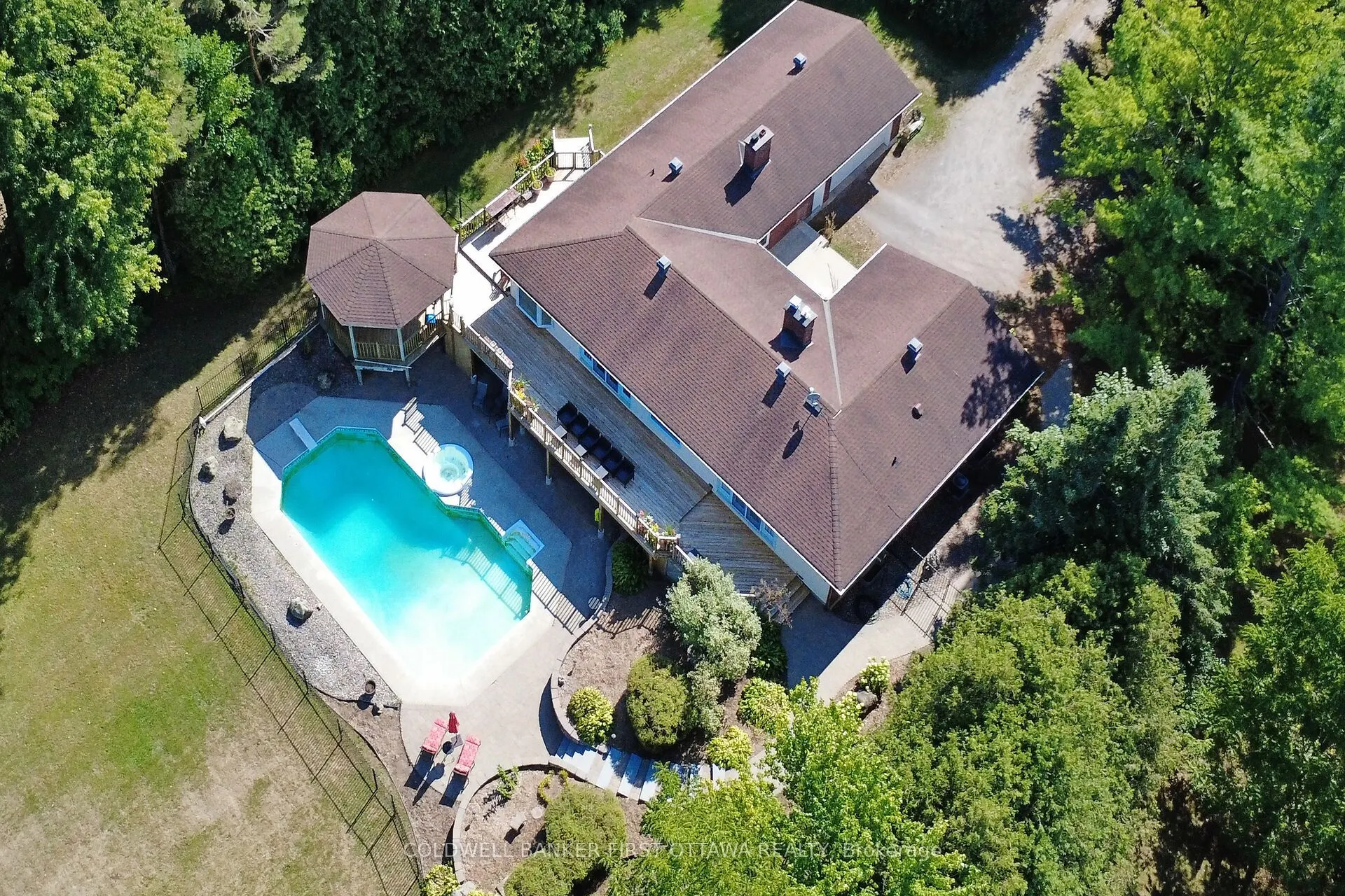 5937 Rideau Valley Drive N