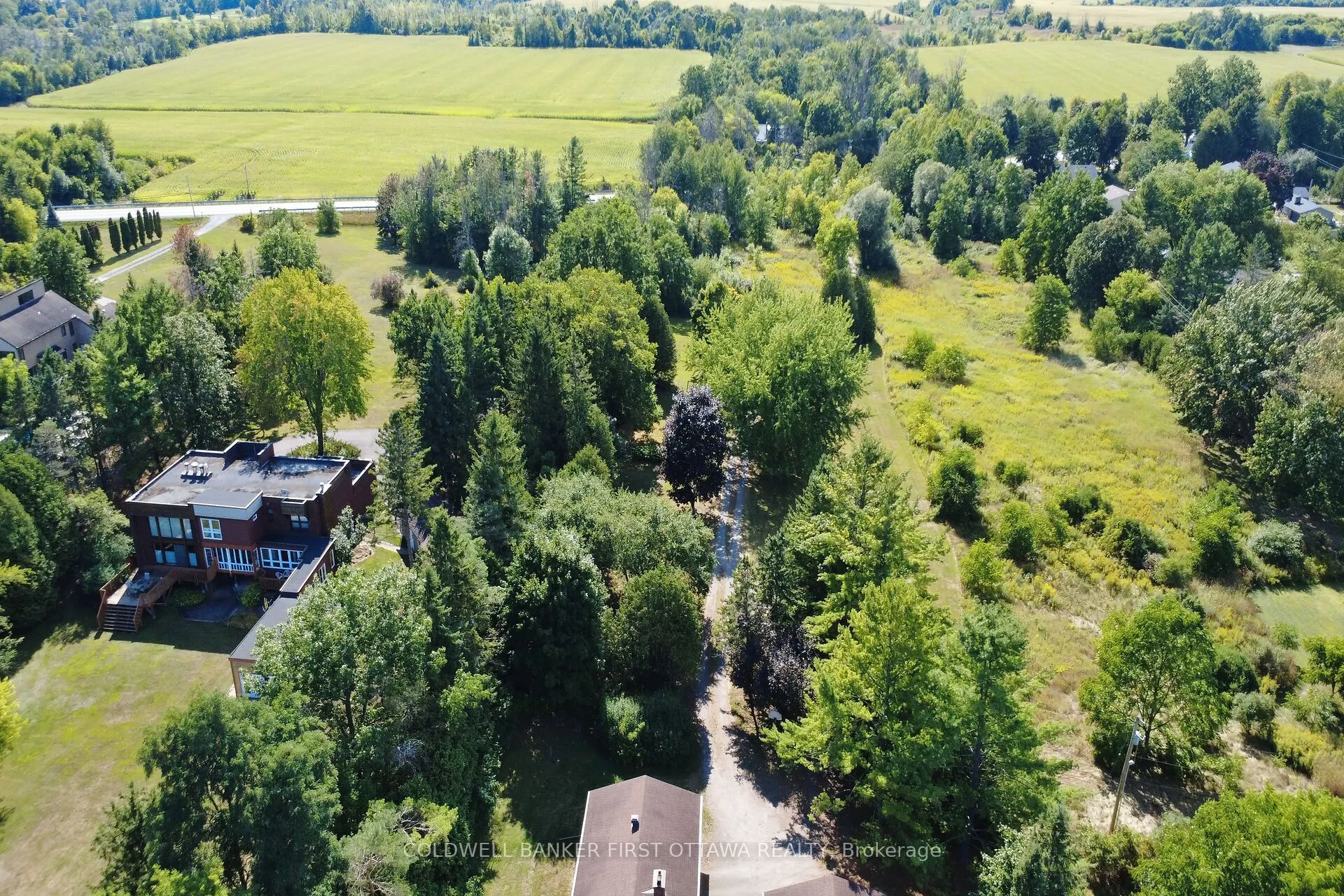 5937 Rideau Valley Drive N