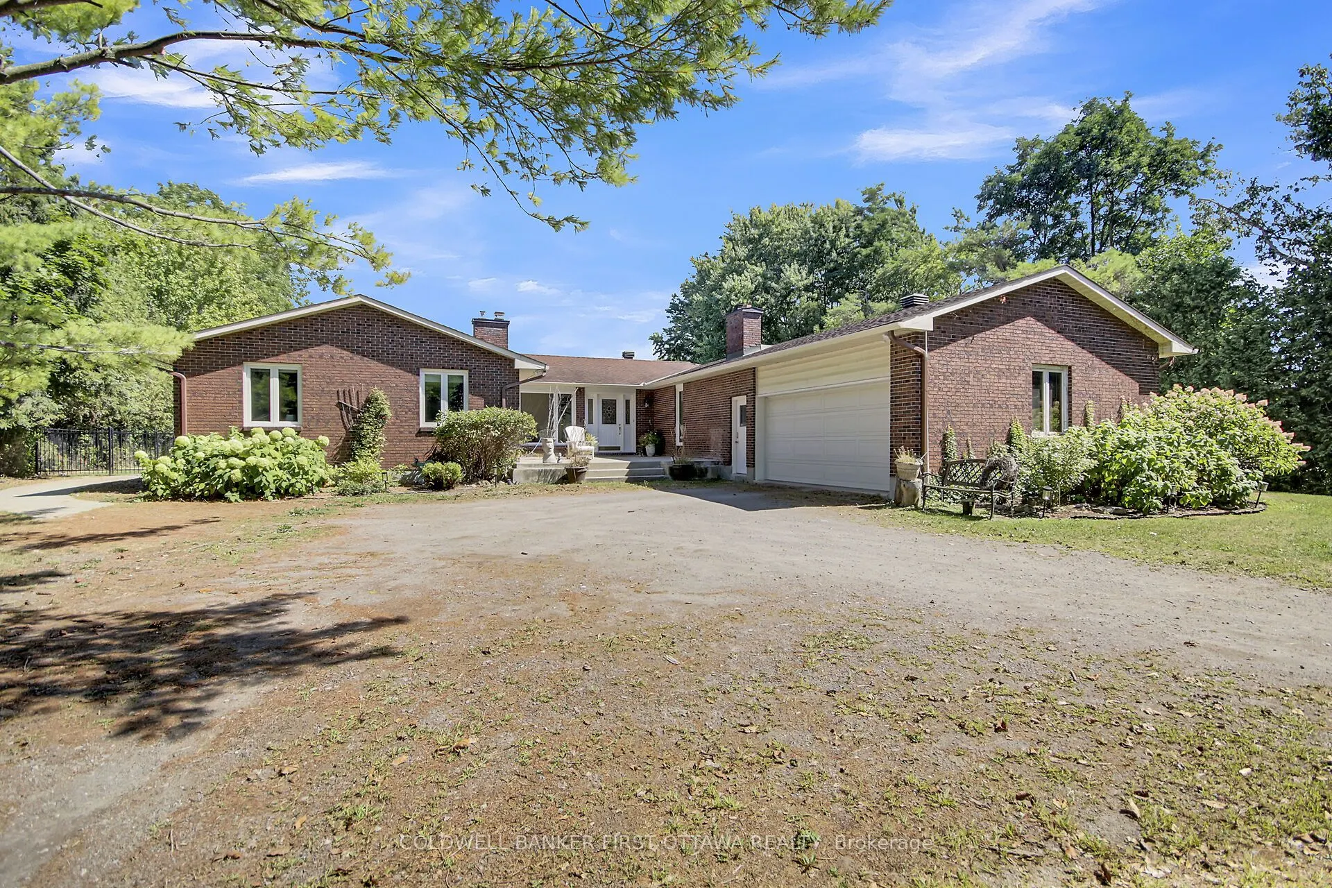 5937 Rideau Valley Drive N