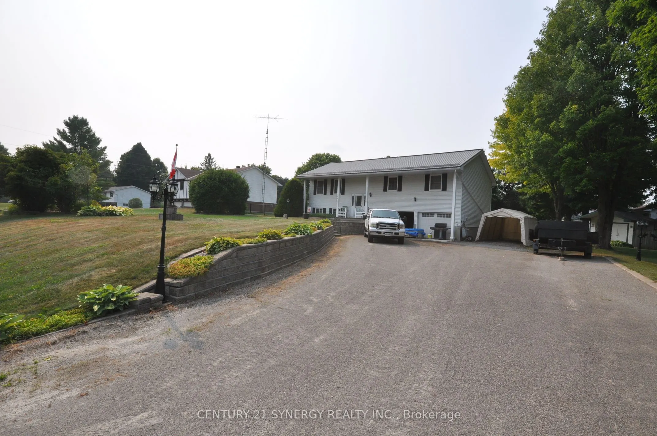 186 Golf Club Road N