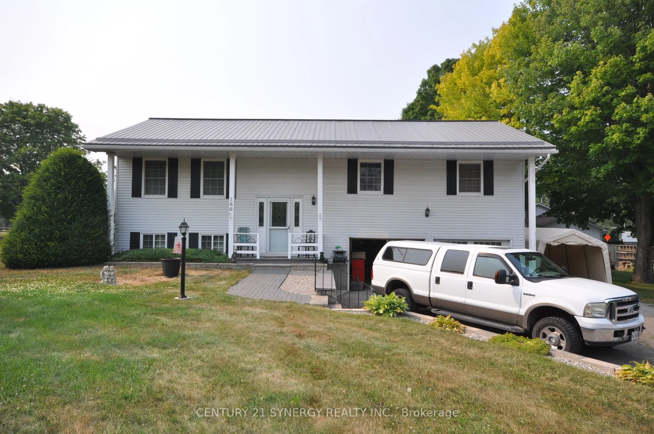 186 Golf Club Road N