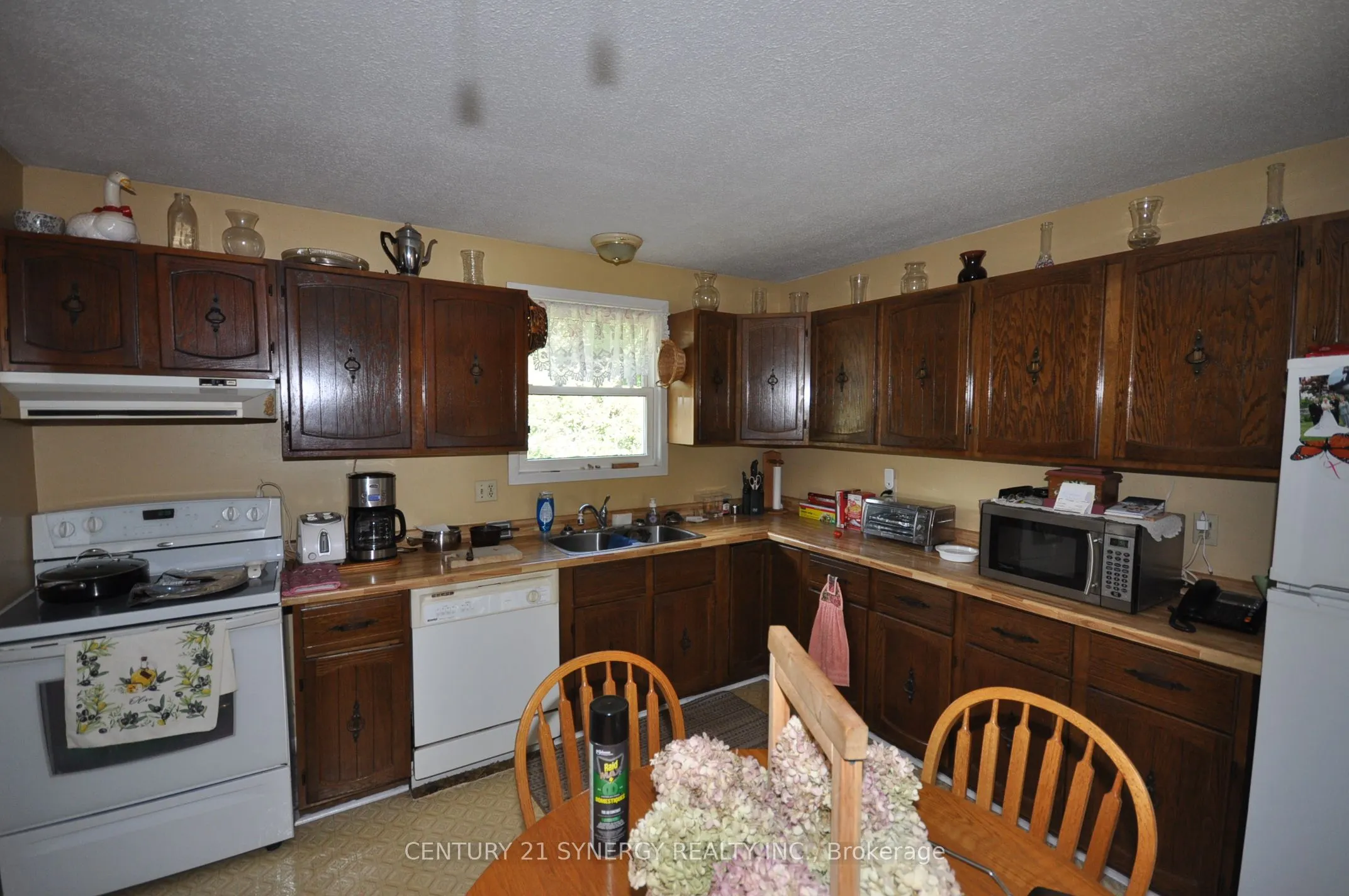 186 Golf Club Road N