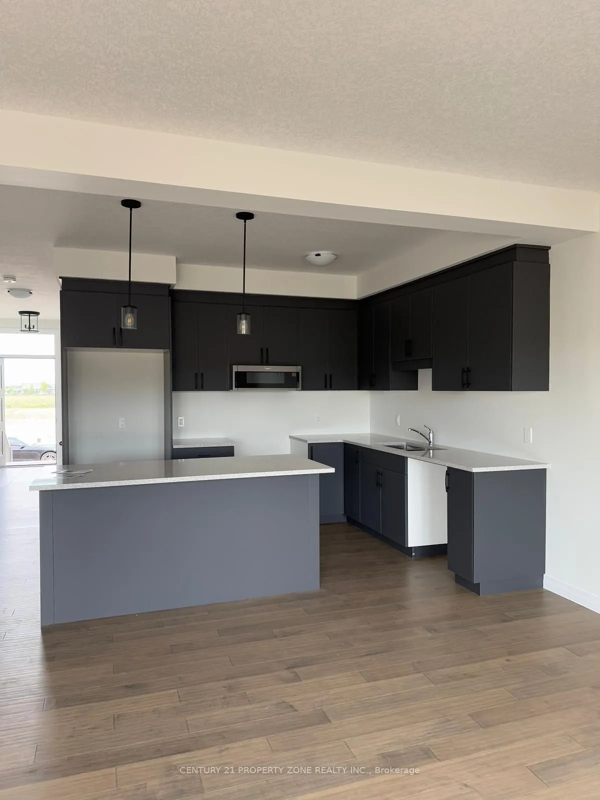 35 Rivergreen Crescent