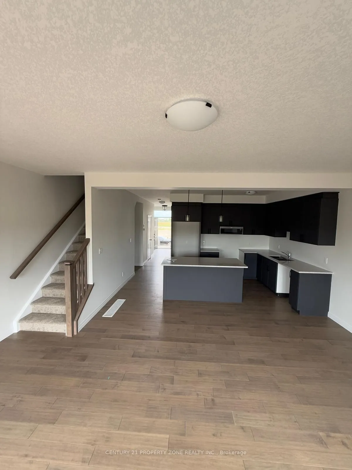 35 Rivergreen Crescent