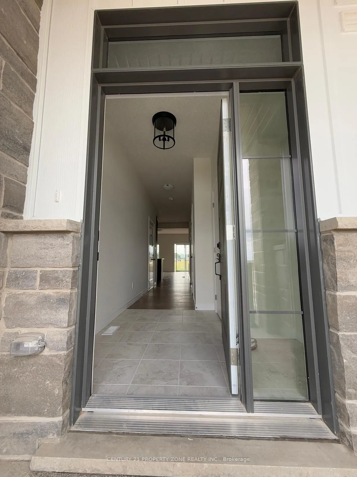 35 Rivergreen Crescent