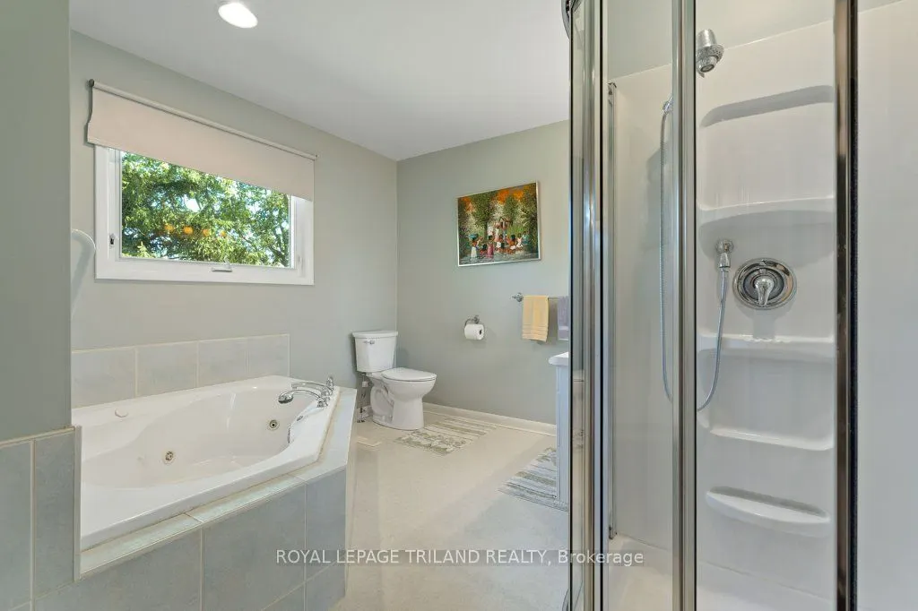 16 Thompson Avenue