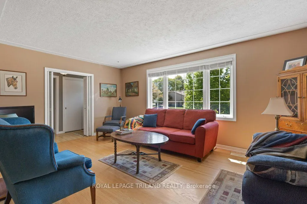 16 Thompson Avenue