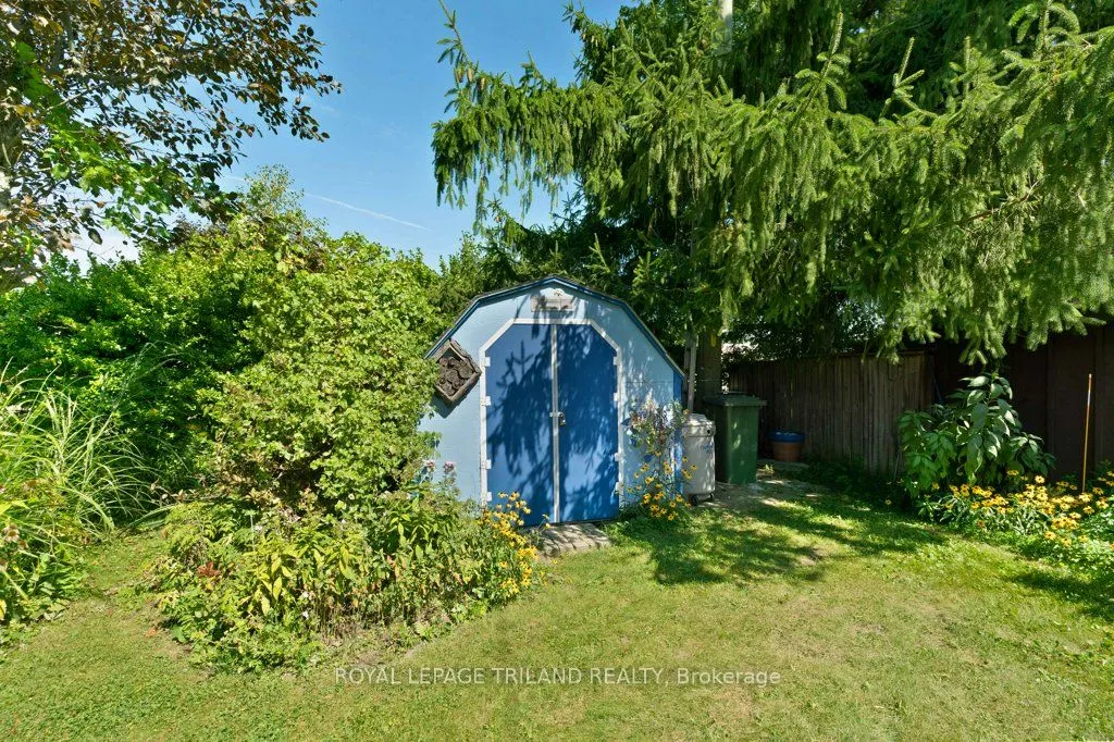 16 Thompson Avenue